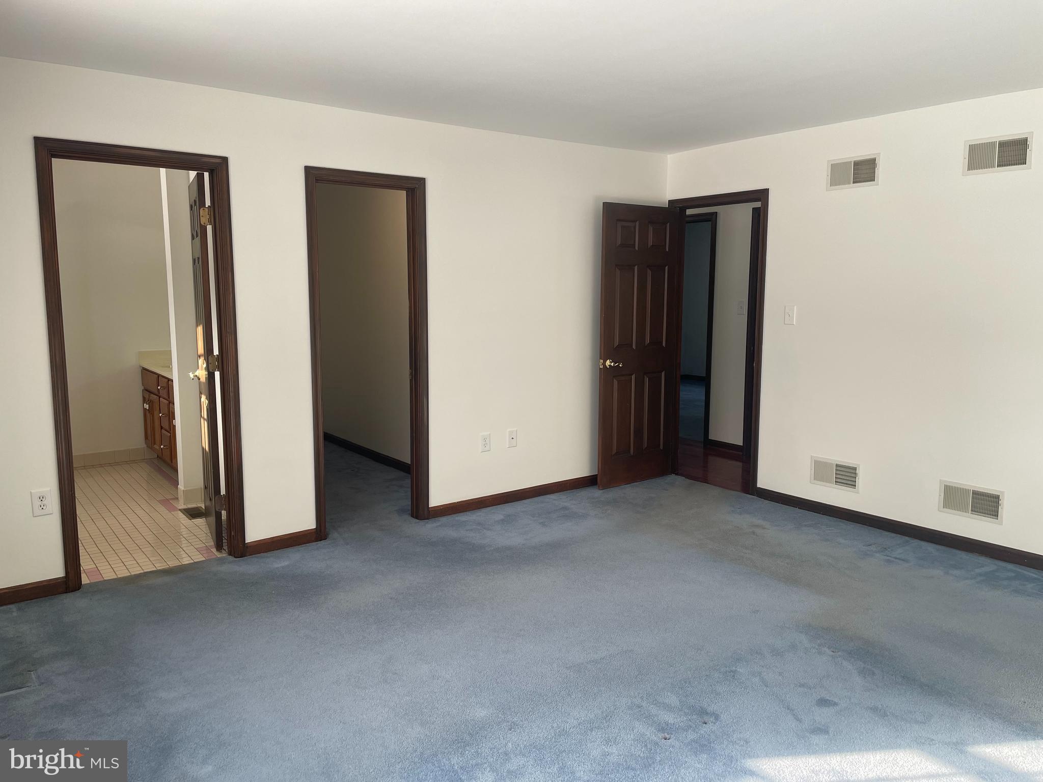 FOXCROFT MEADOWS - Residential