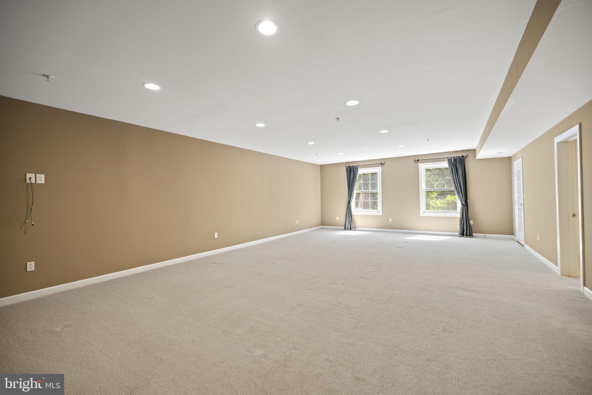 RIVER FALLS - Residential