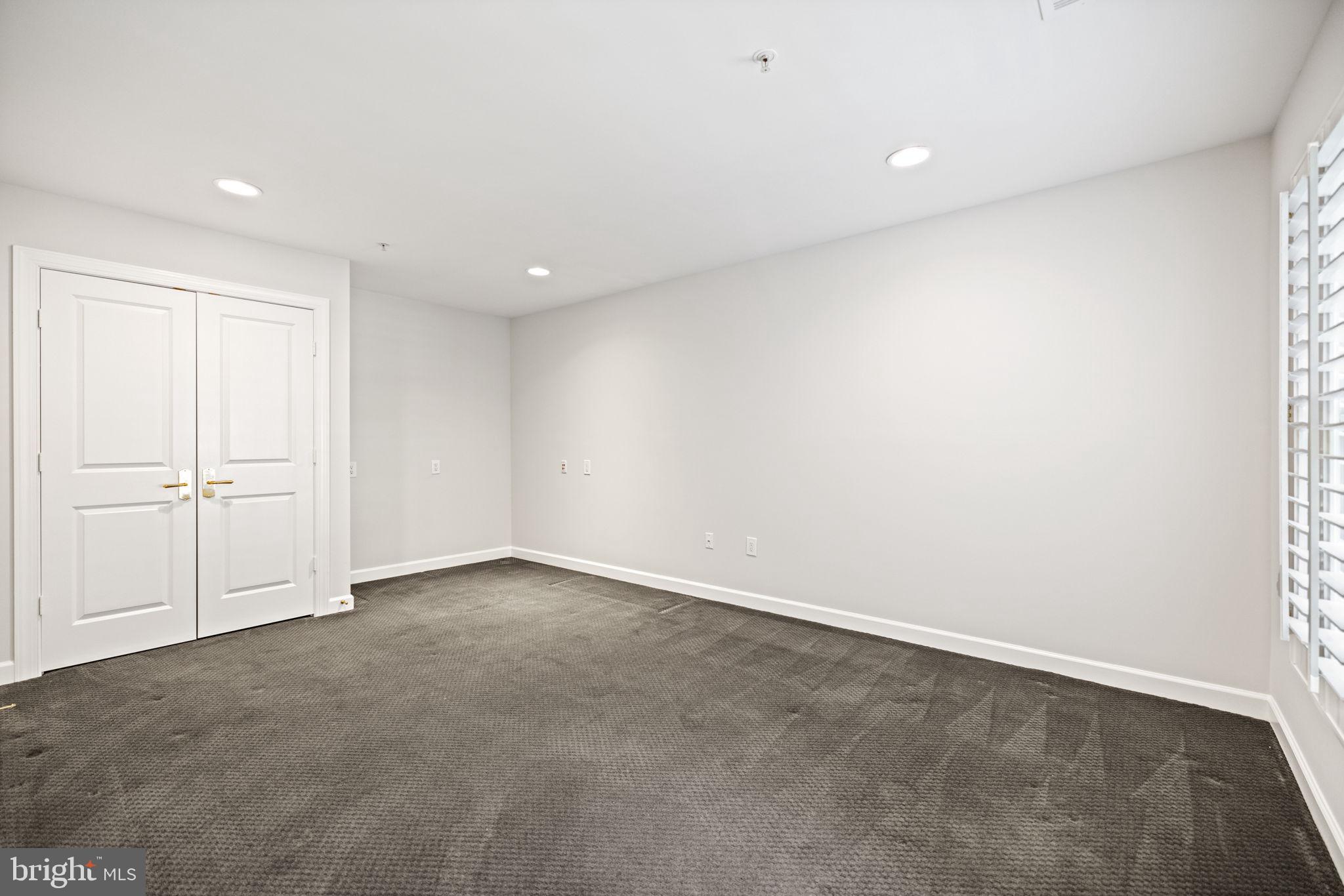 RIVER FALLS - Residential