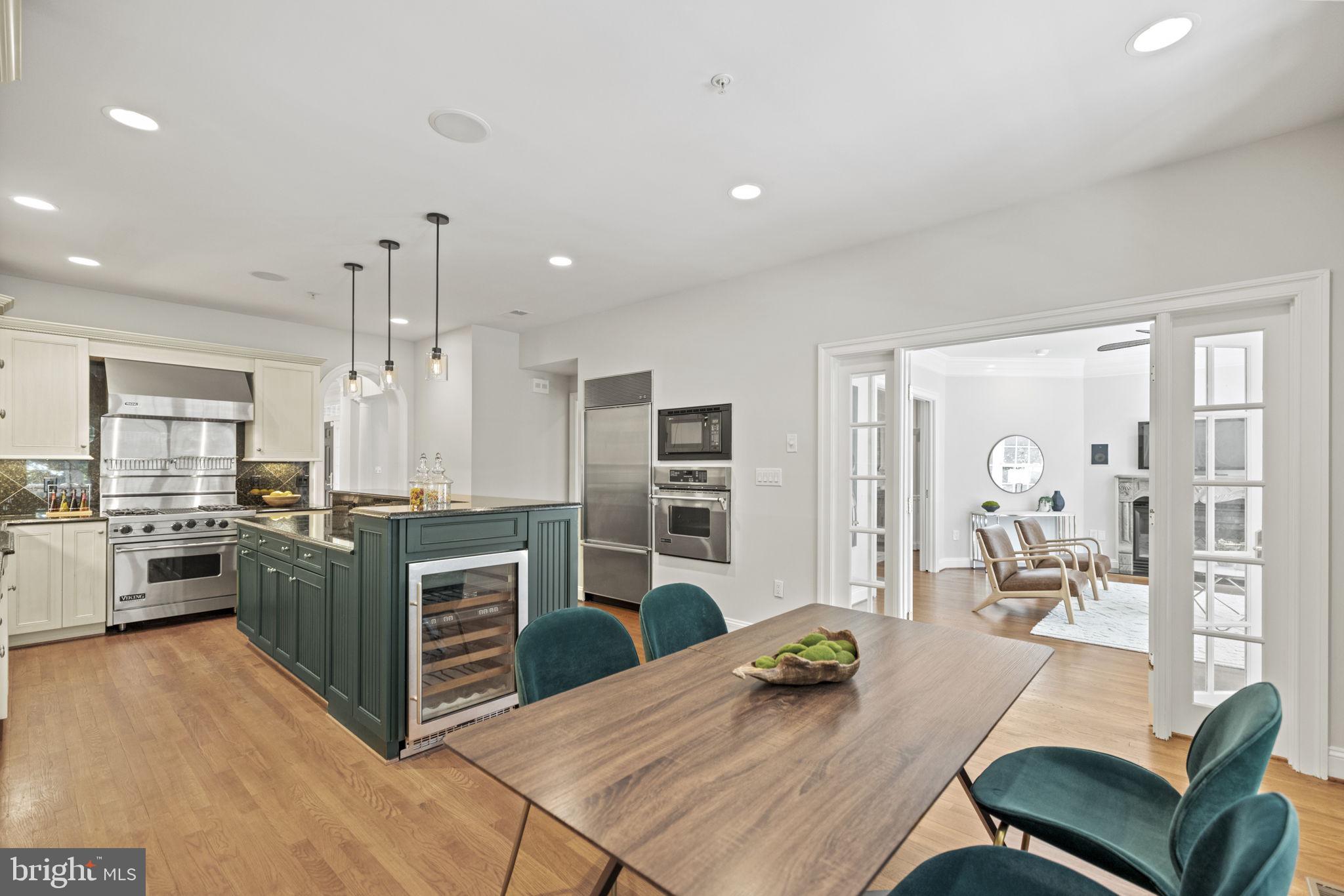 RIVER FALLS - Residential