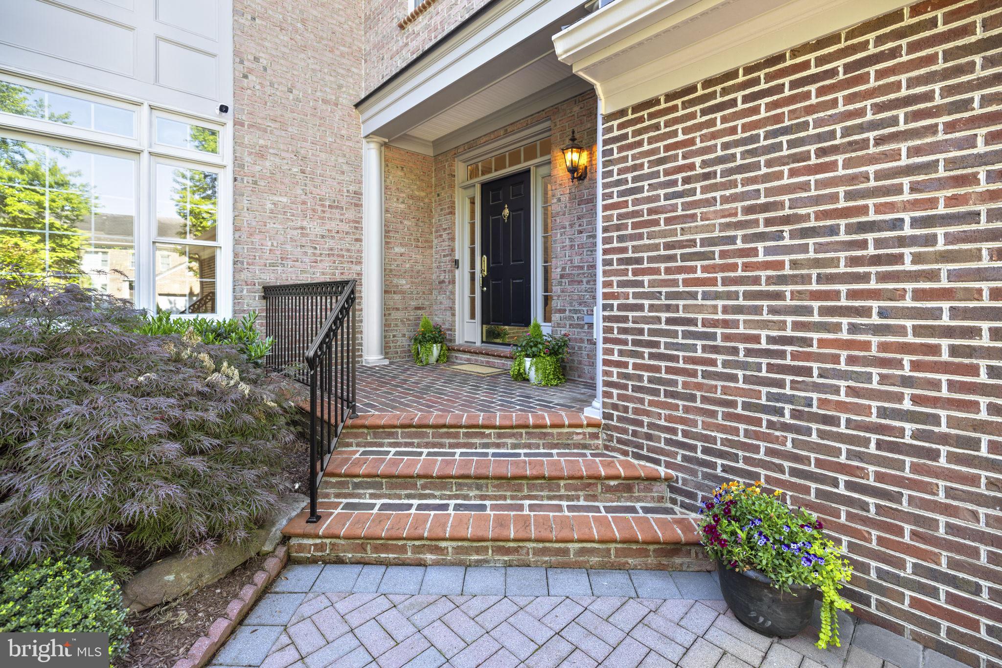 RIVER FALLS - Residential