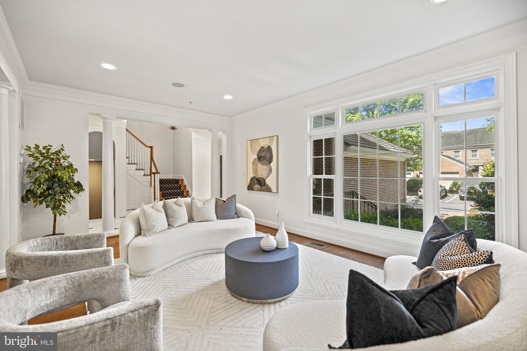 RIVER FALLS - Residential