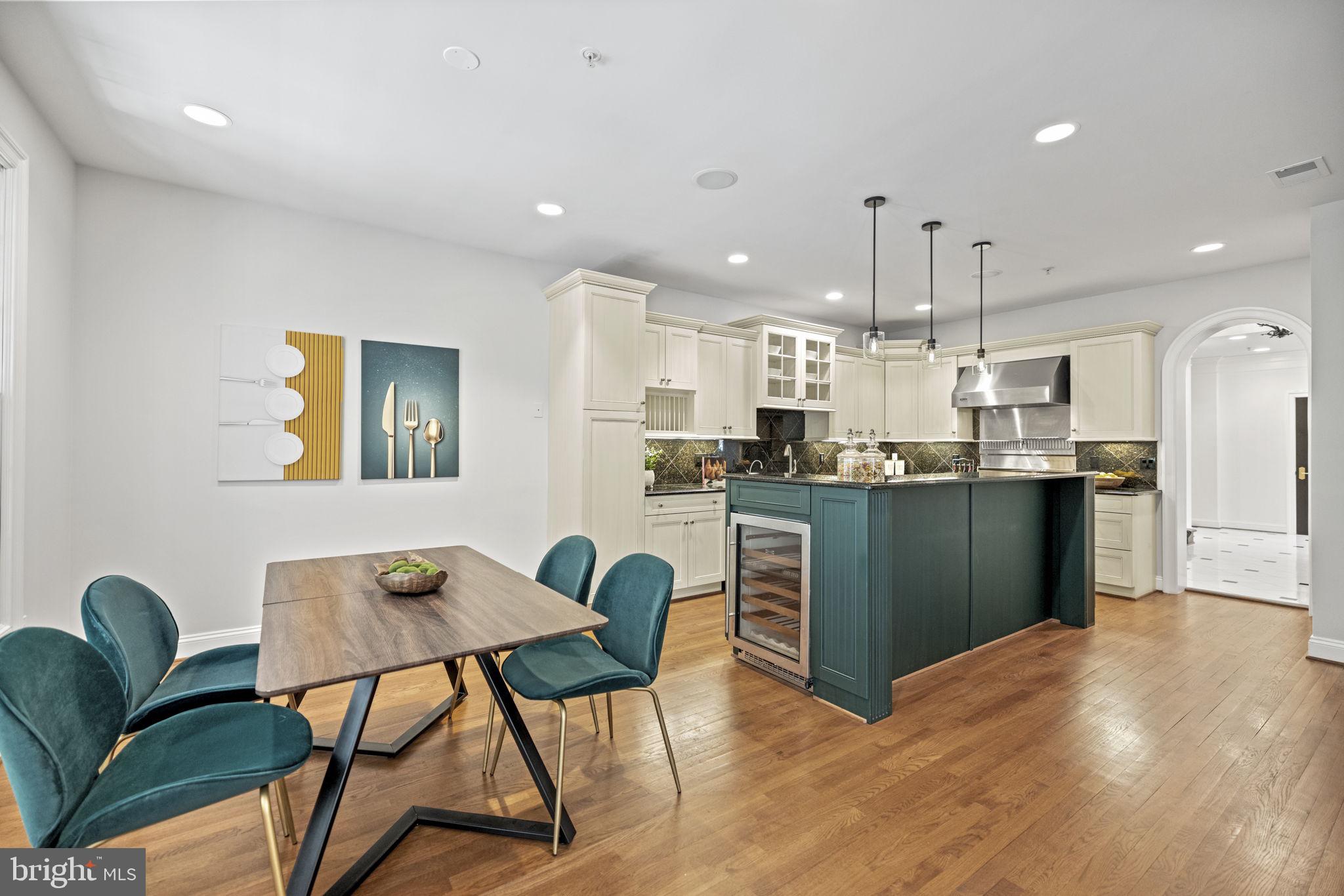 RIVER FALLS - Residential