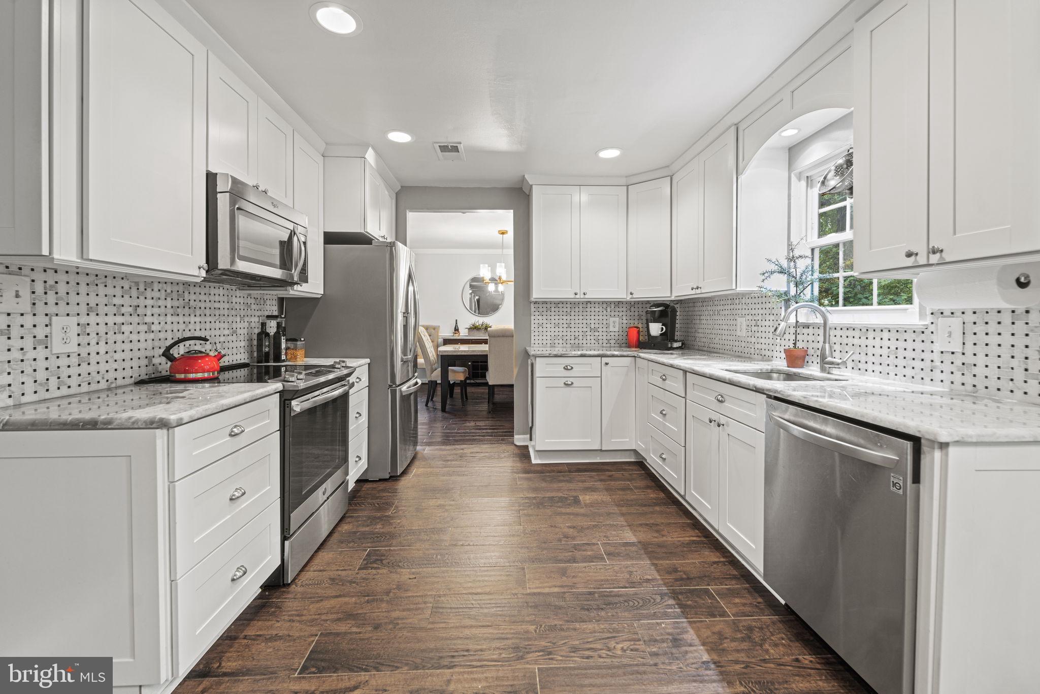 LEXINGTON ESTATES - Residential