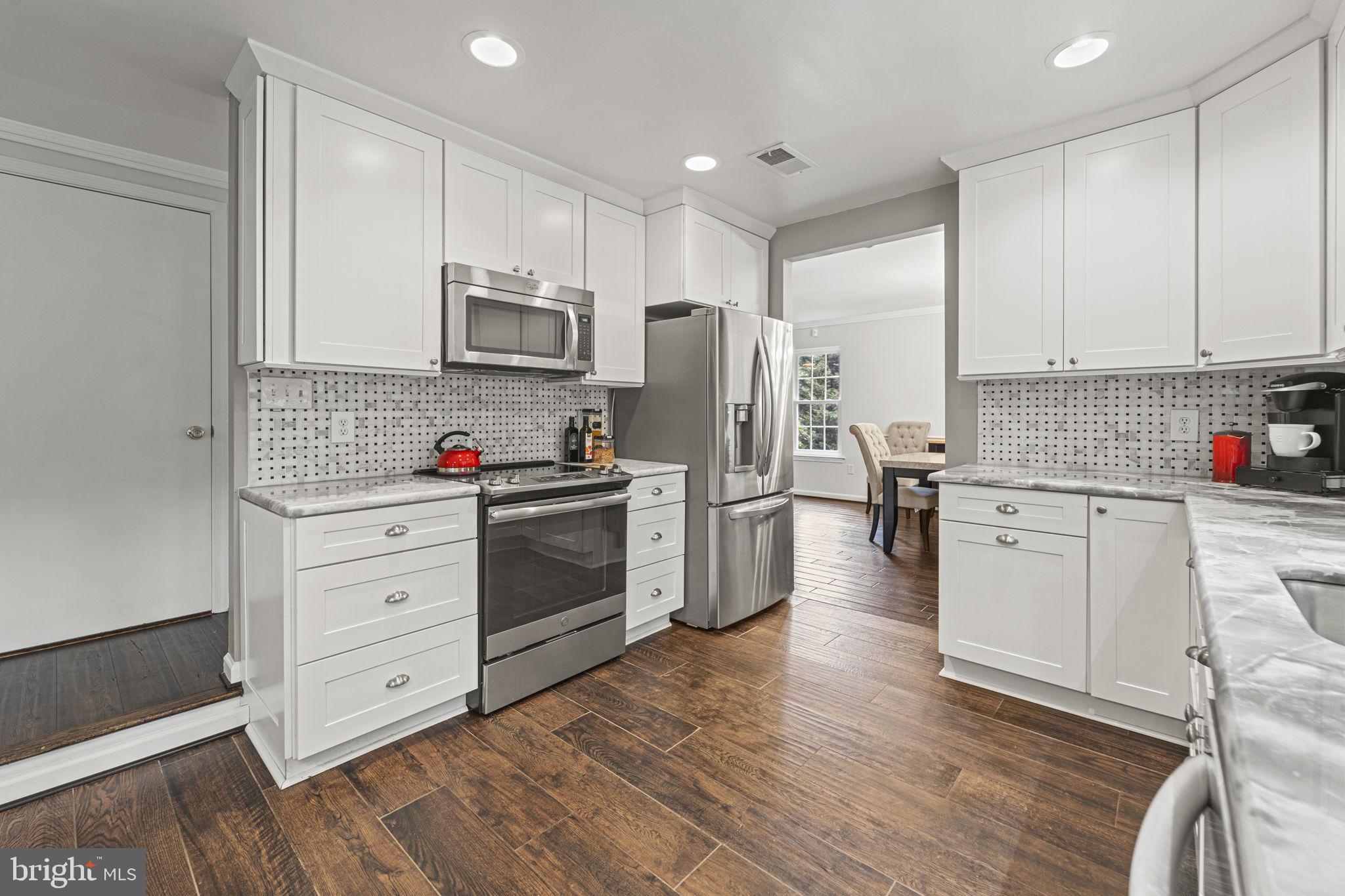 LEXINGTON ESTATES - Residential