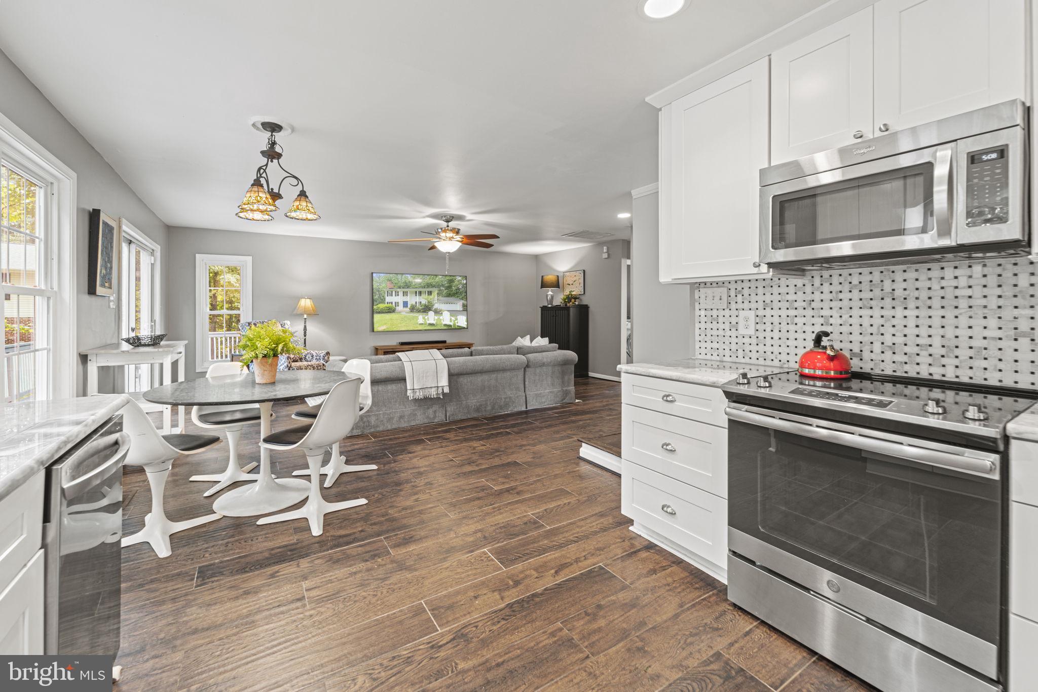 LEXINGTON ESTATES - Residential