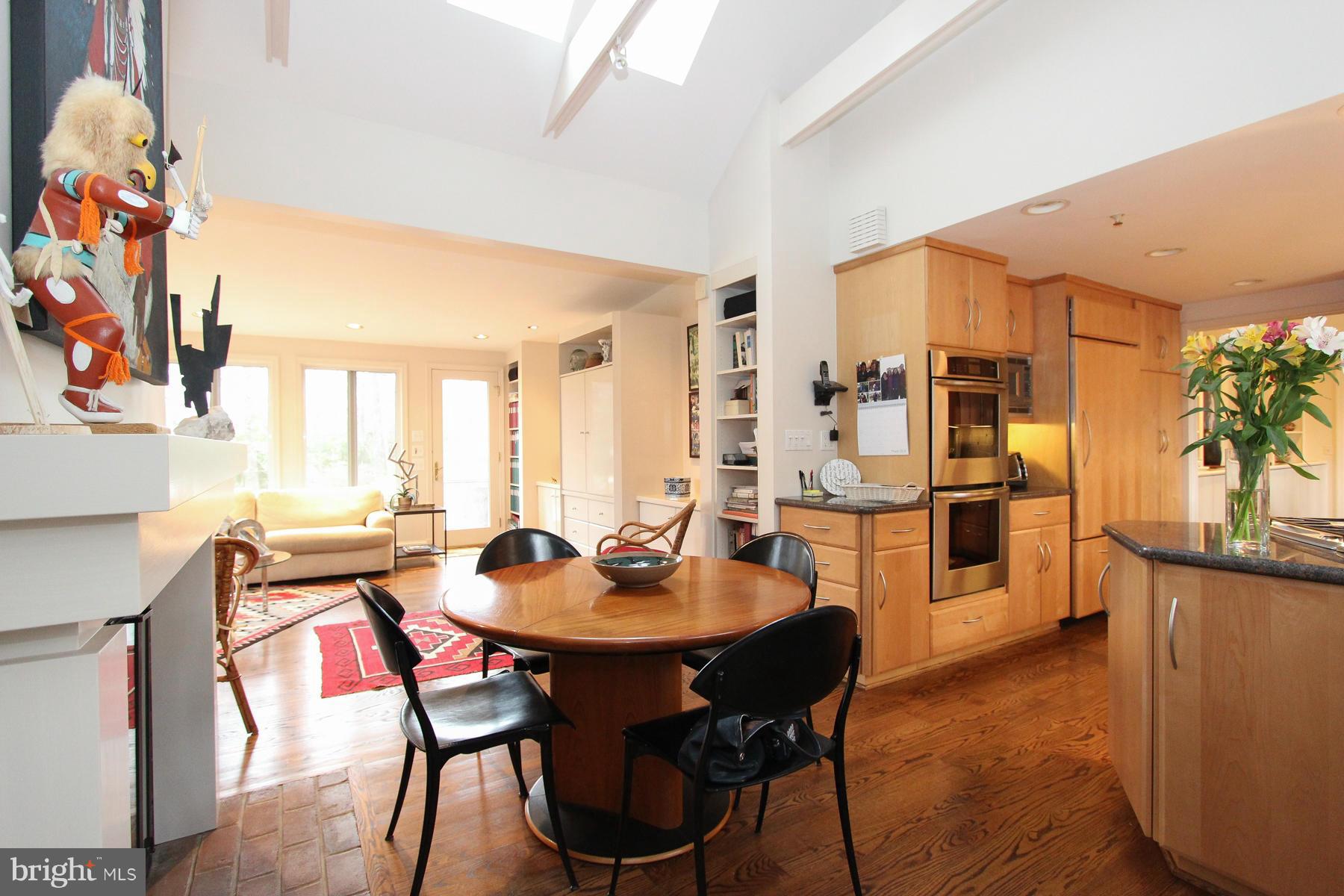 BRADLEY HILLS GROVE - Residential