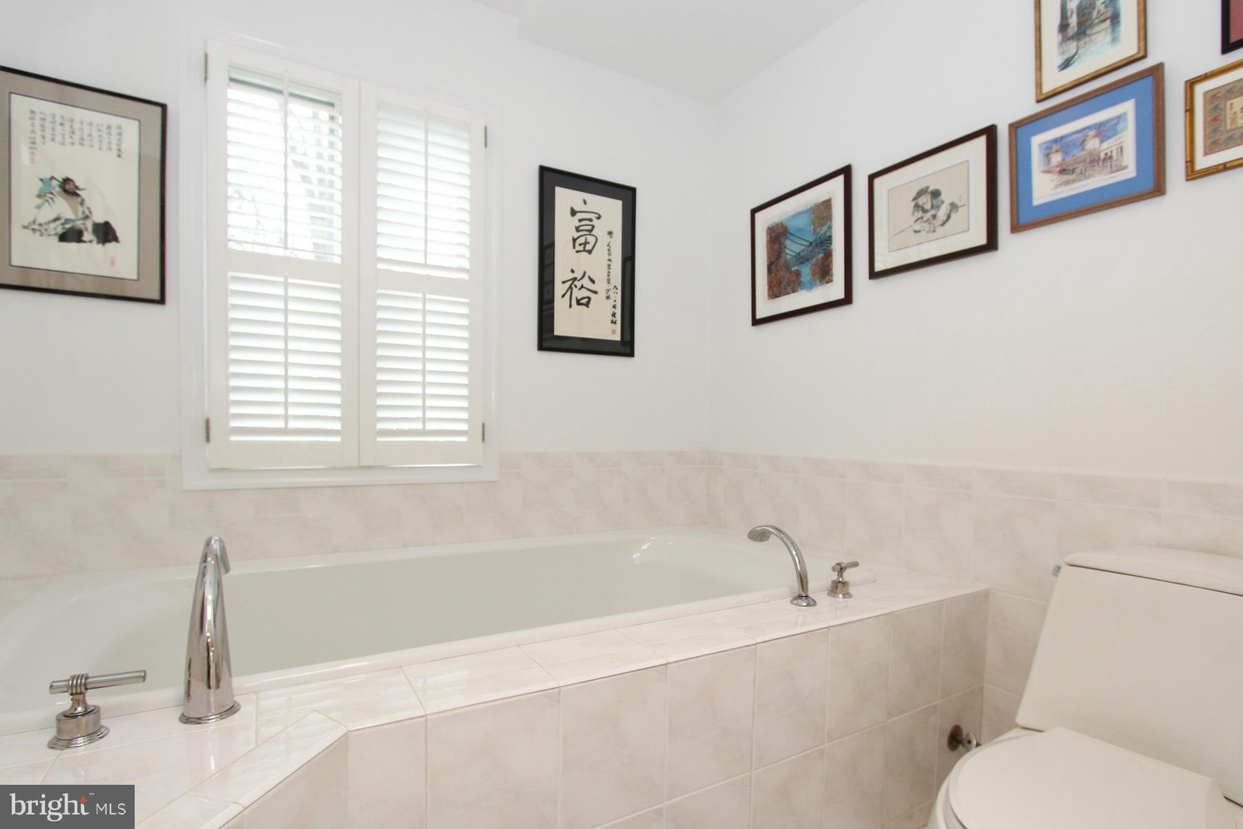 BRADLEY HILLS GROVE - Residential