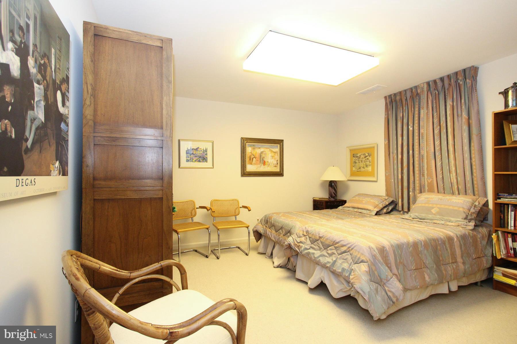 BRADLEY HILLS GROVE - Residential