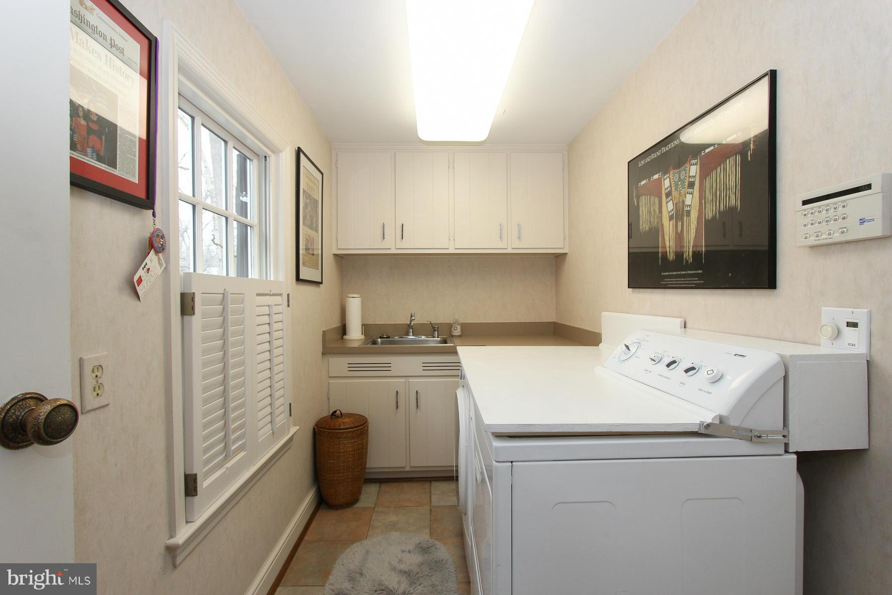 BRADLEY HILLS GROVE - Residential