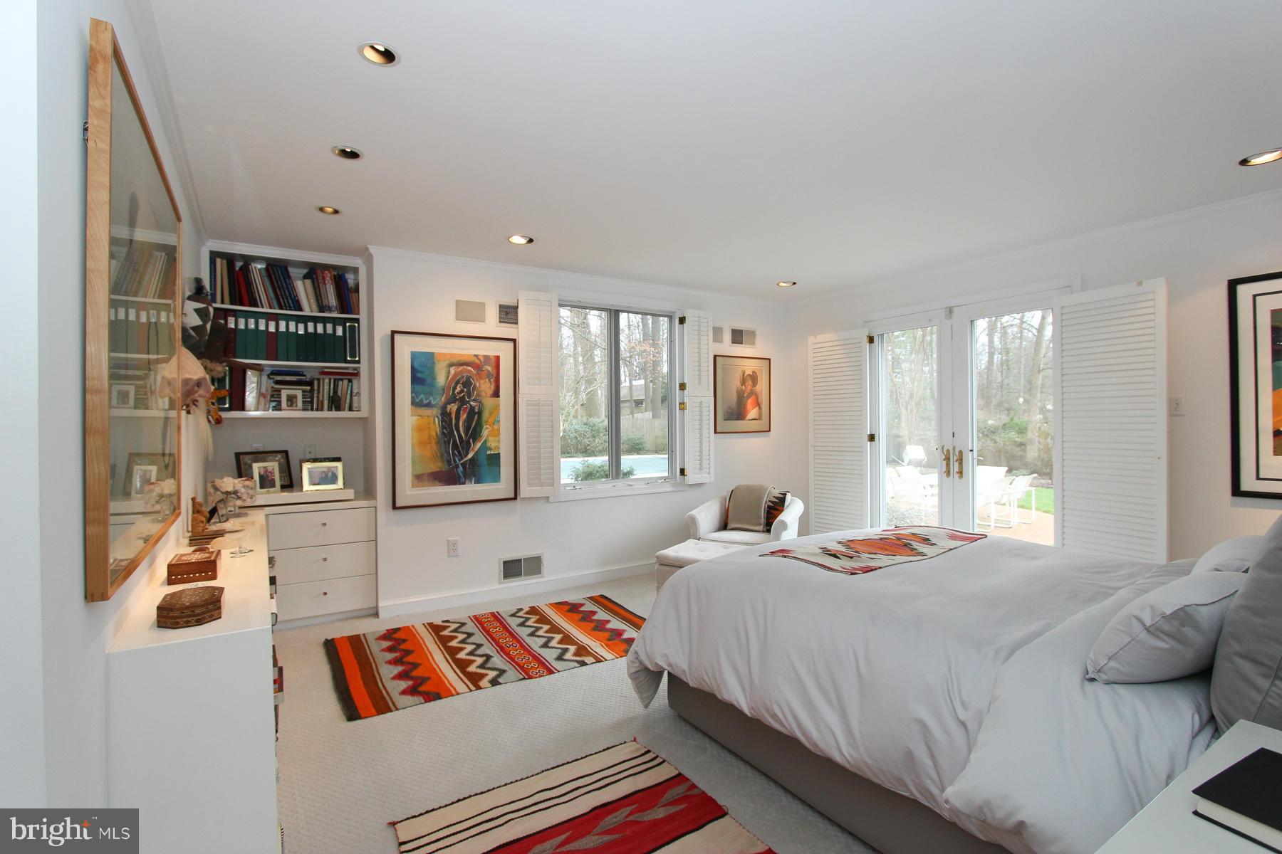 BRADLEY HILLS GROVE - Residential