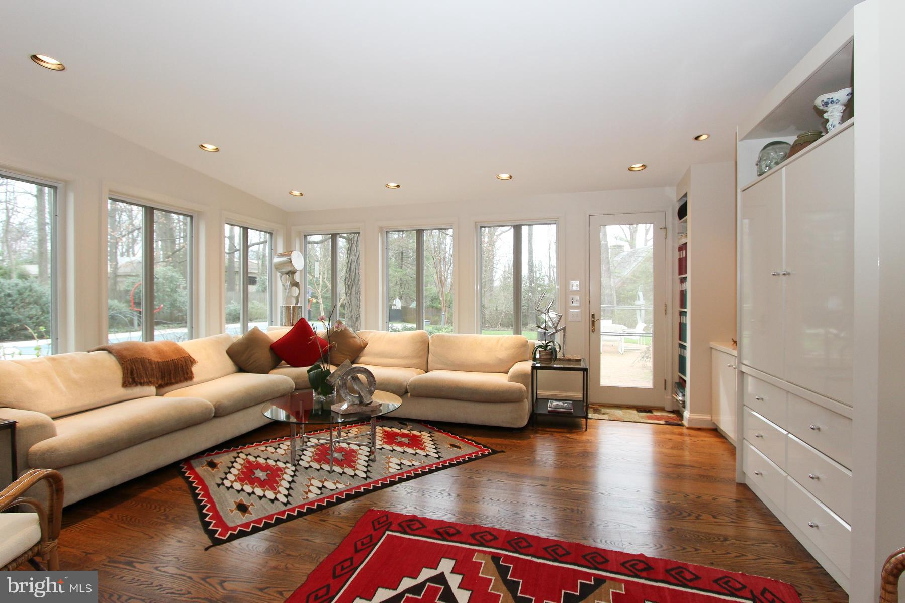 BRADLEY HILLS GROVE - Residential