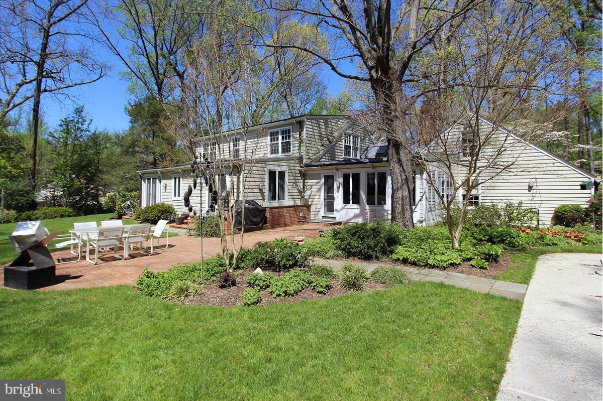 BRADLEY HILLS GROVE - Residential