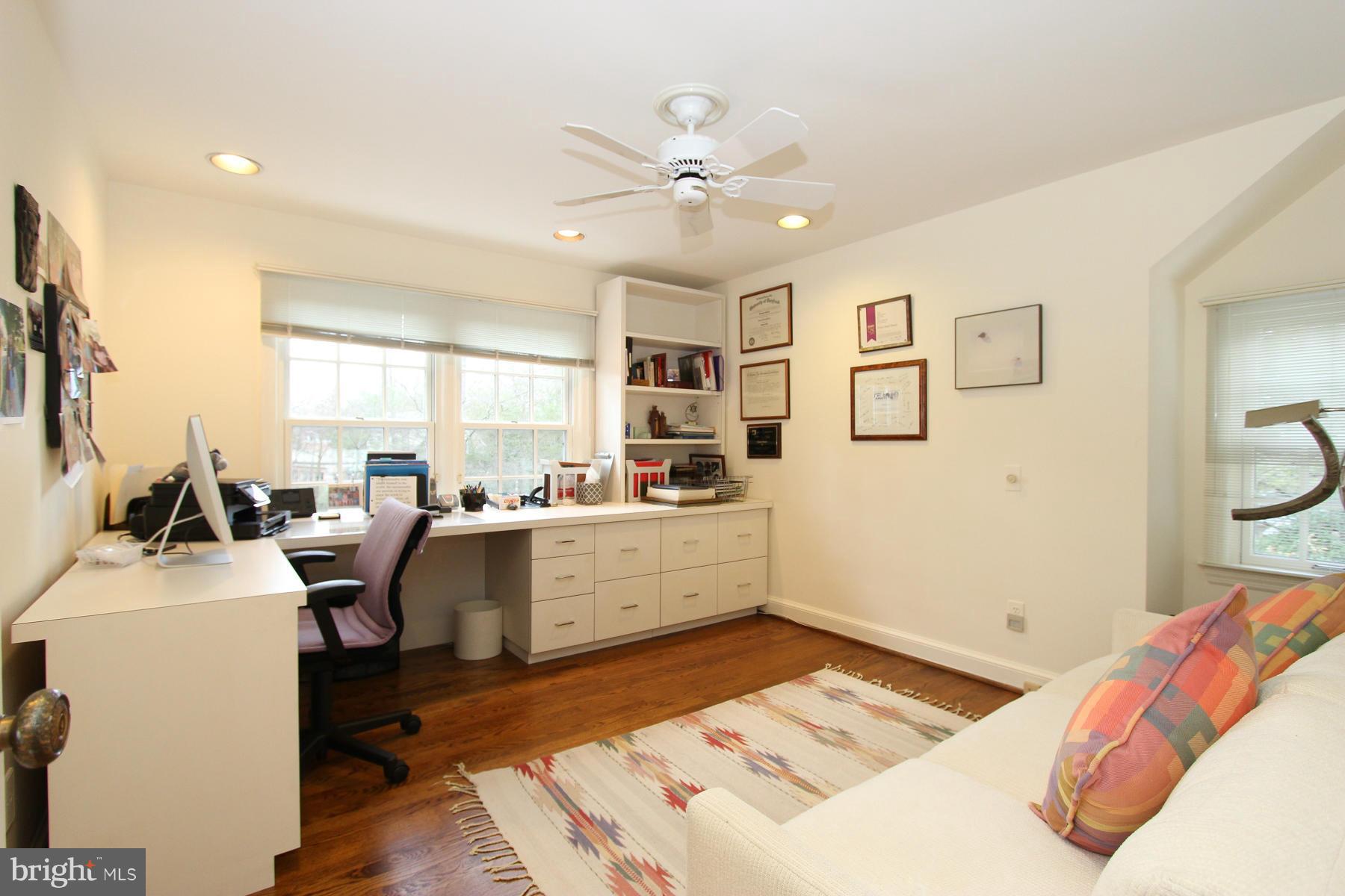 BRADLEY HILLS GROVE - Residential