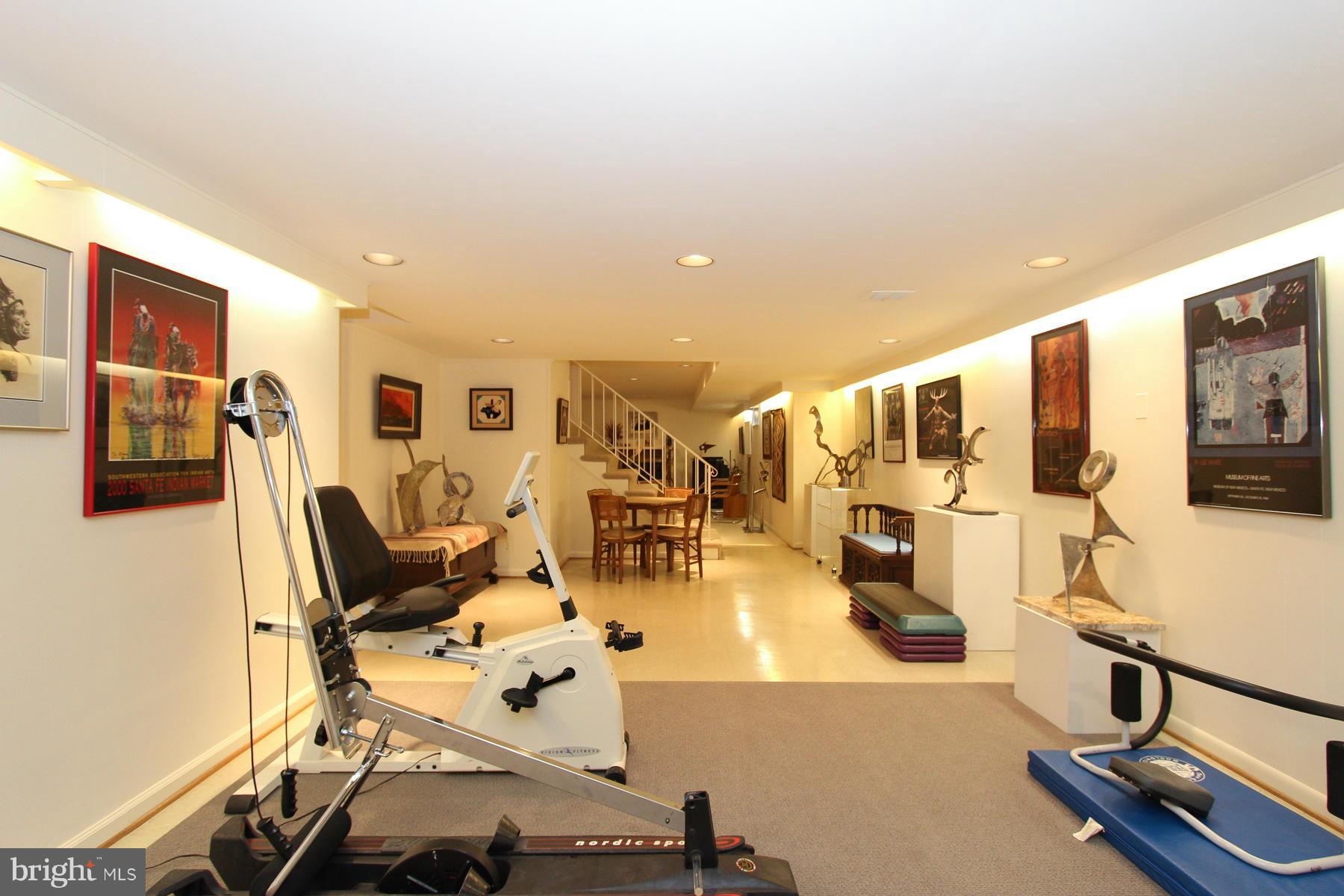 BRADLEY HILLS GROVE - Residential