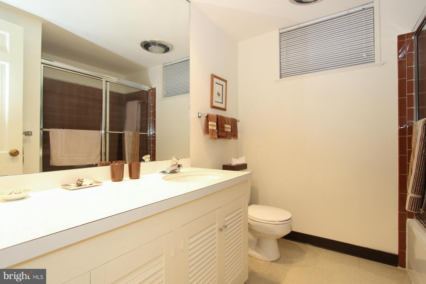 BRADLEY HILLS GROVE - Residential