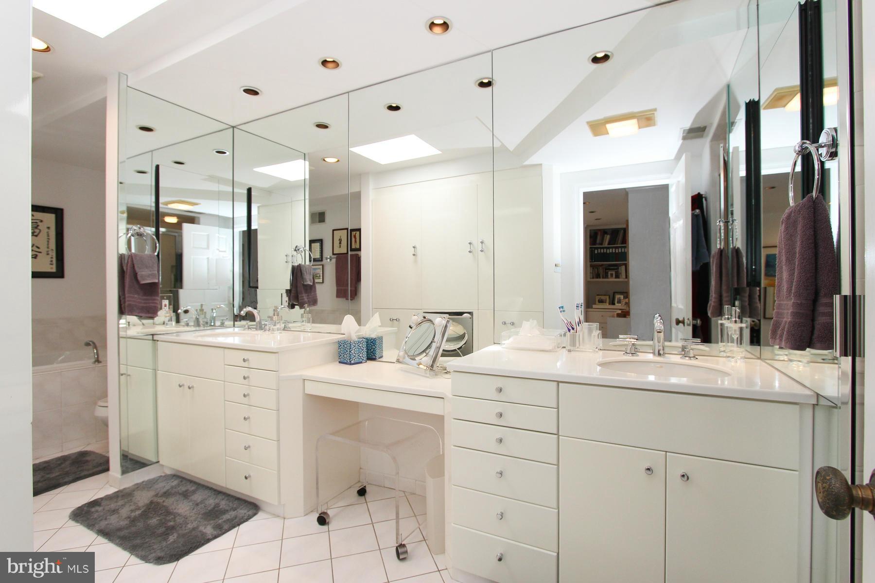 BRADLEY HILLS GROVE - Residential