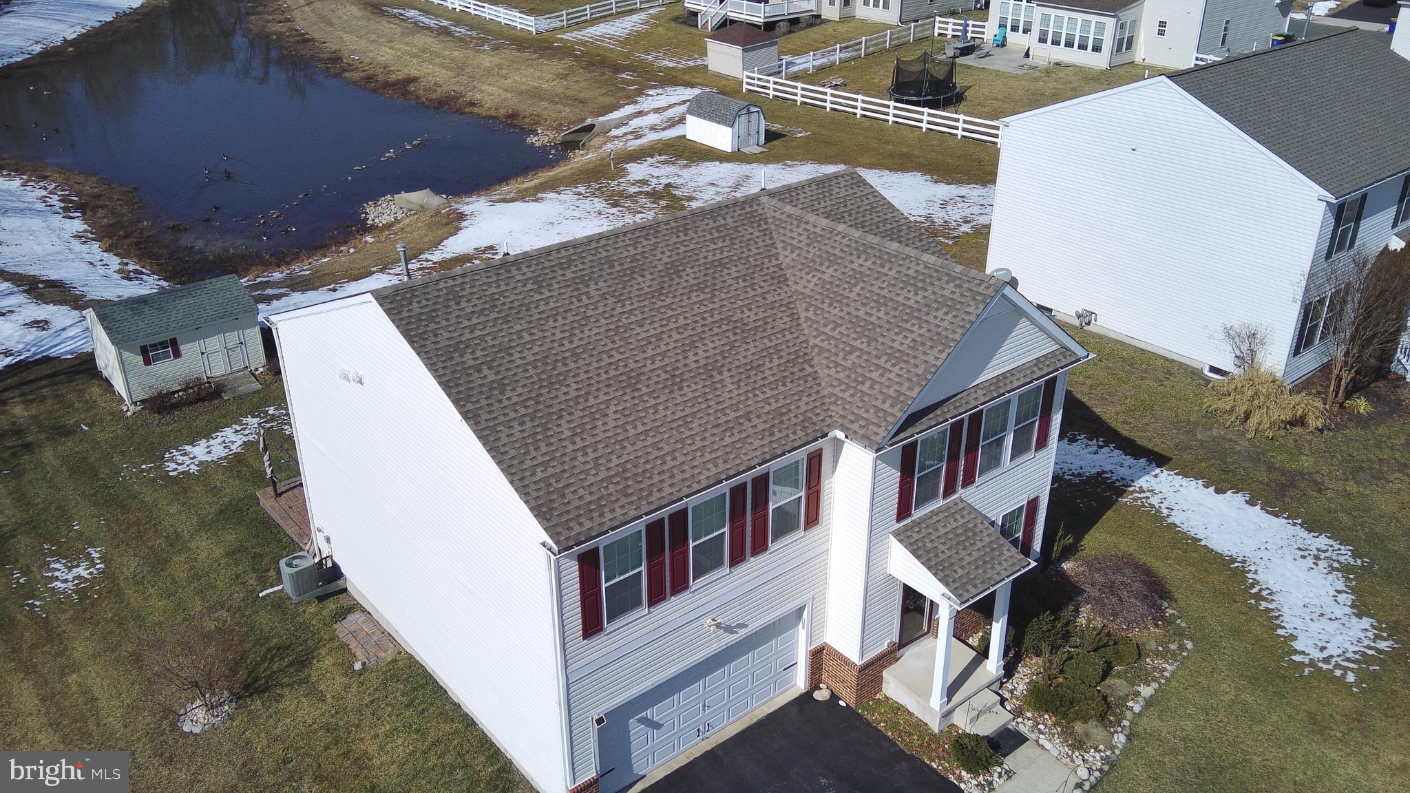 232 W PEMBROOKE DRIVE