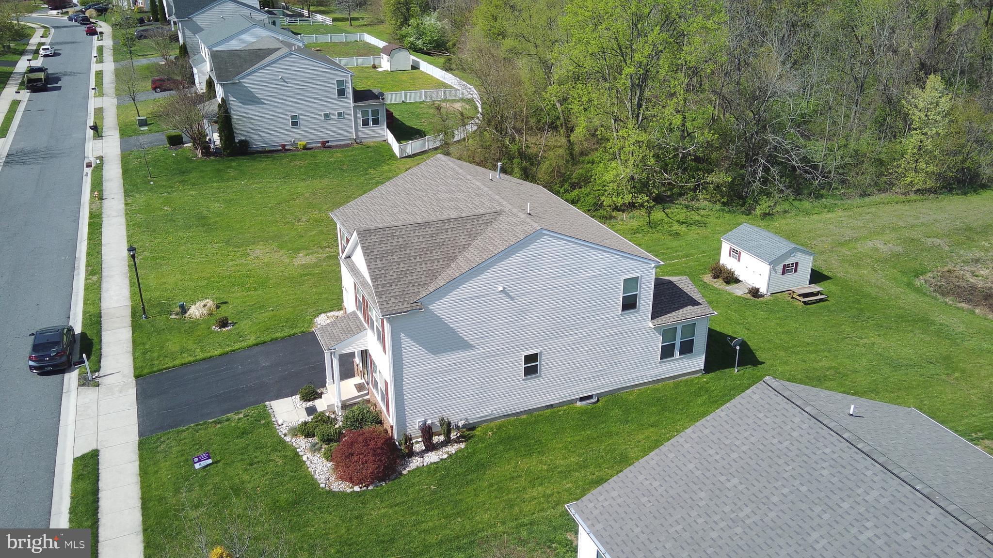 232 W PEMBROOKE DRIVE