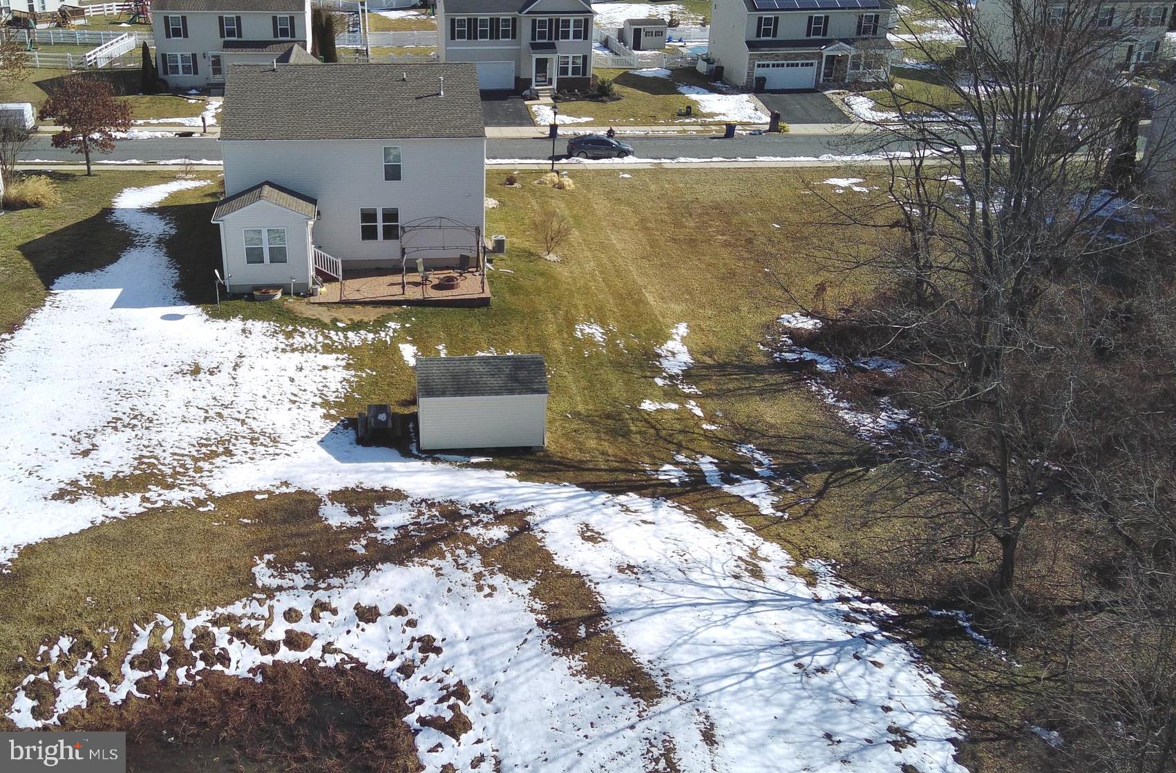 232 W PEMBROOKE DRIVE