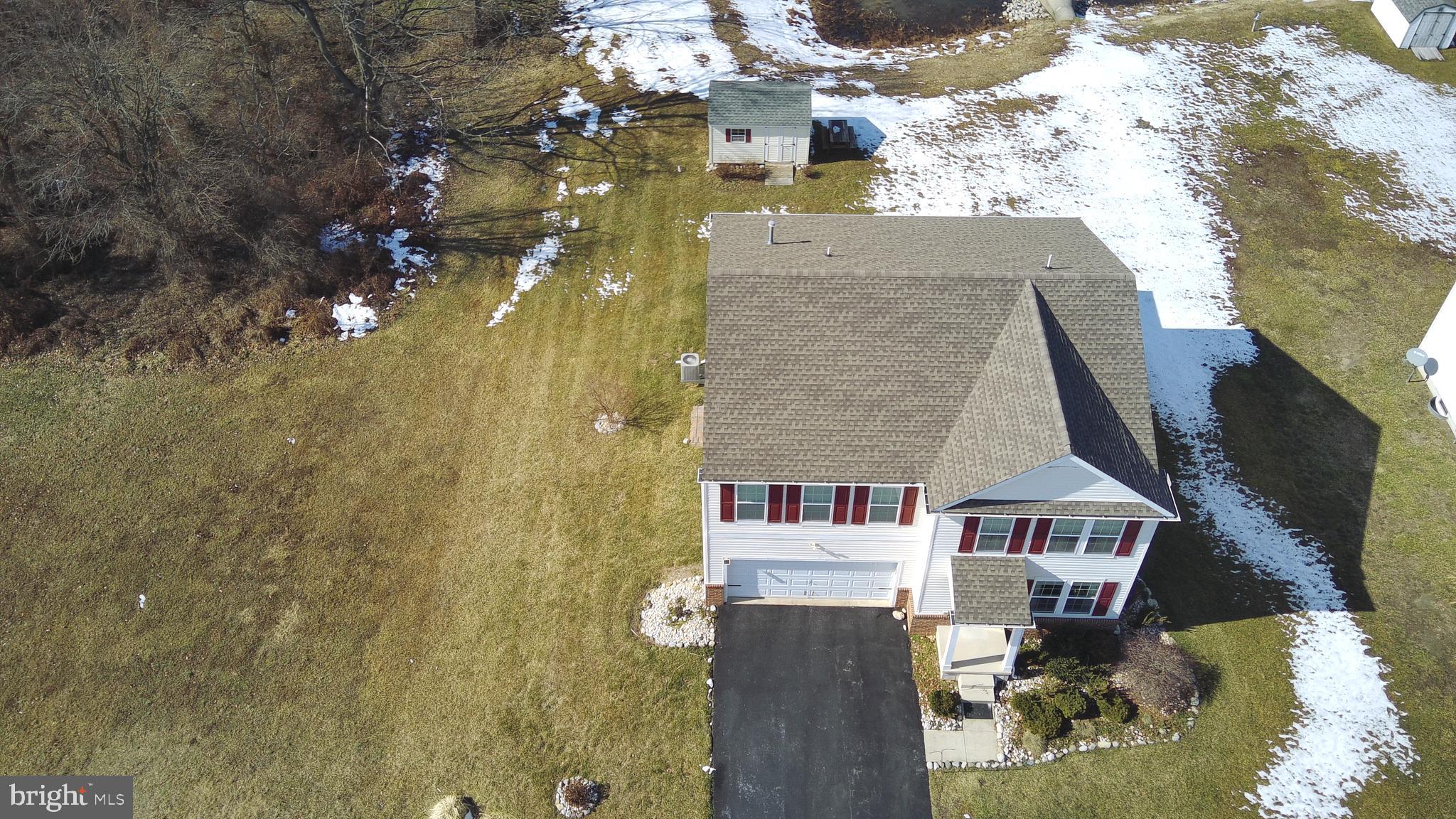 232 W PEMBROOKE DRIVE