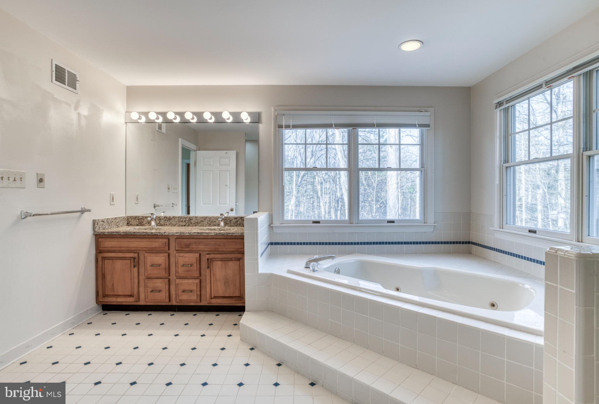 NEW HAVEN - Residential