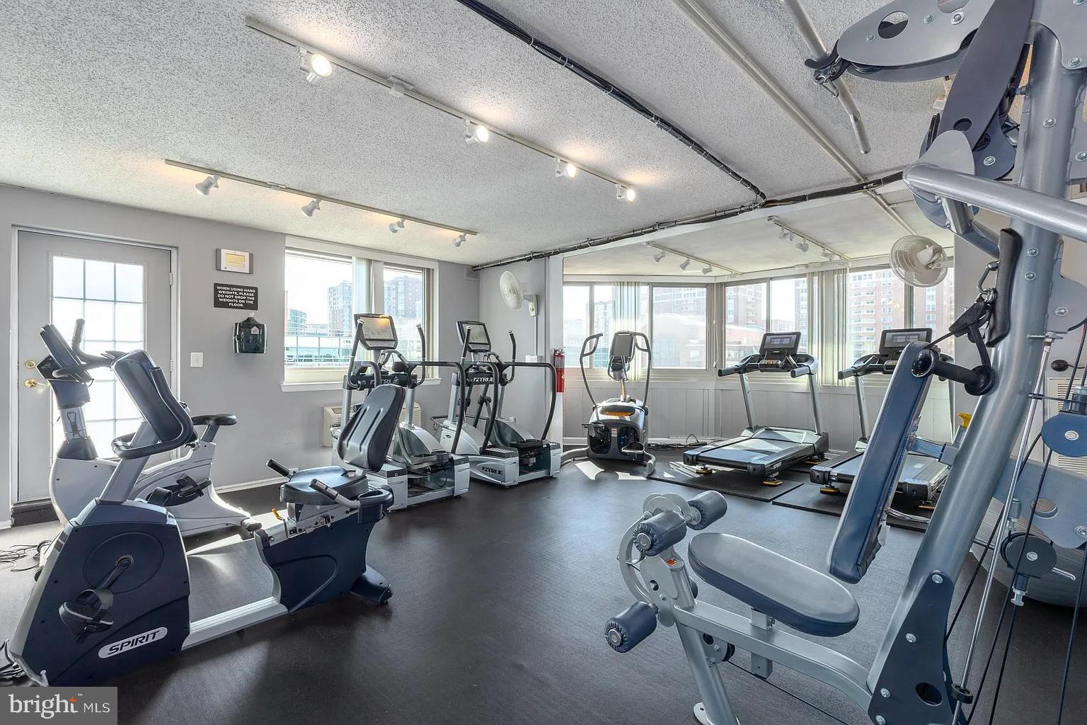 WESTVIEW AT BALLSTON METRO - Residential