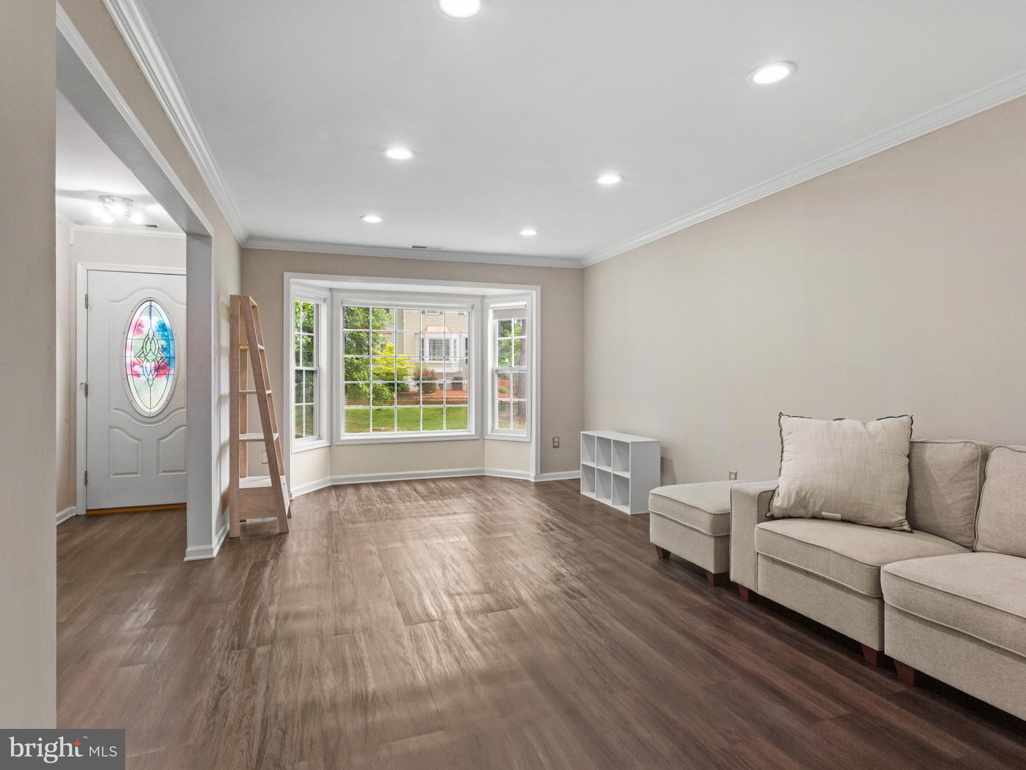 CROFTON MEWS CONDO - Residential