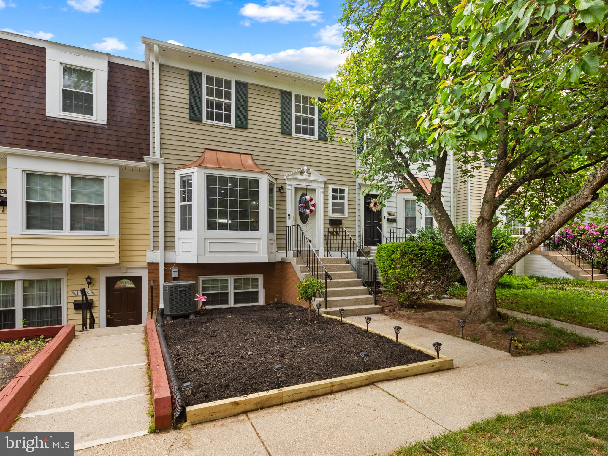 CROFTON MEWS CONDO - Residential
