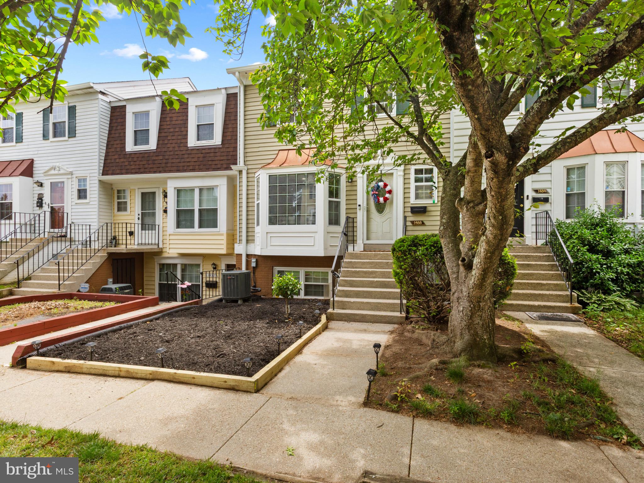 CROFTON MEWS CONDO - Residential
