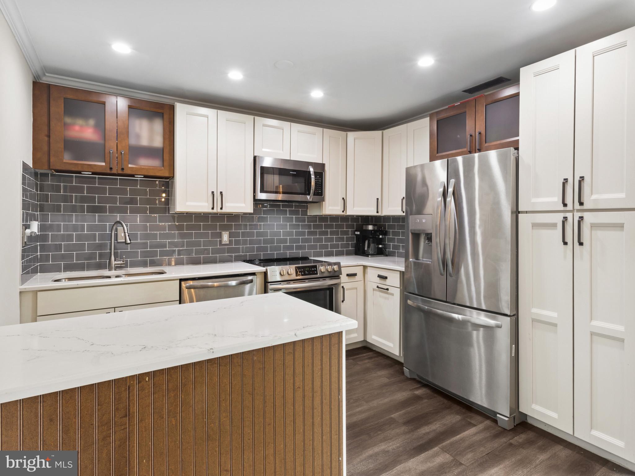 CROFTON MEWS CONDO - Residential