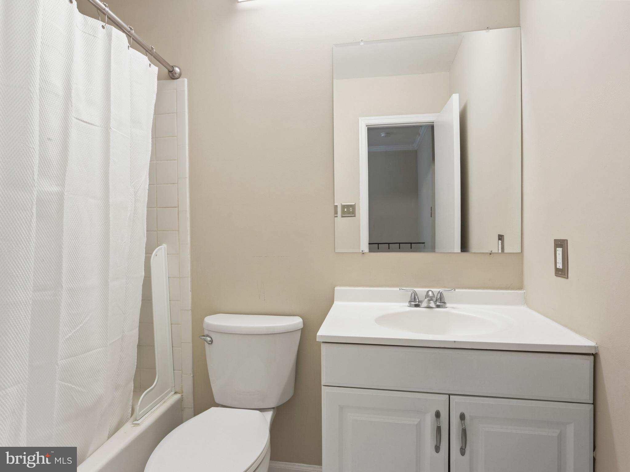 CROFTON MEWS CONDO - Residential
