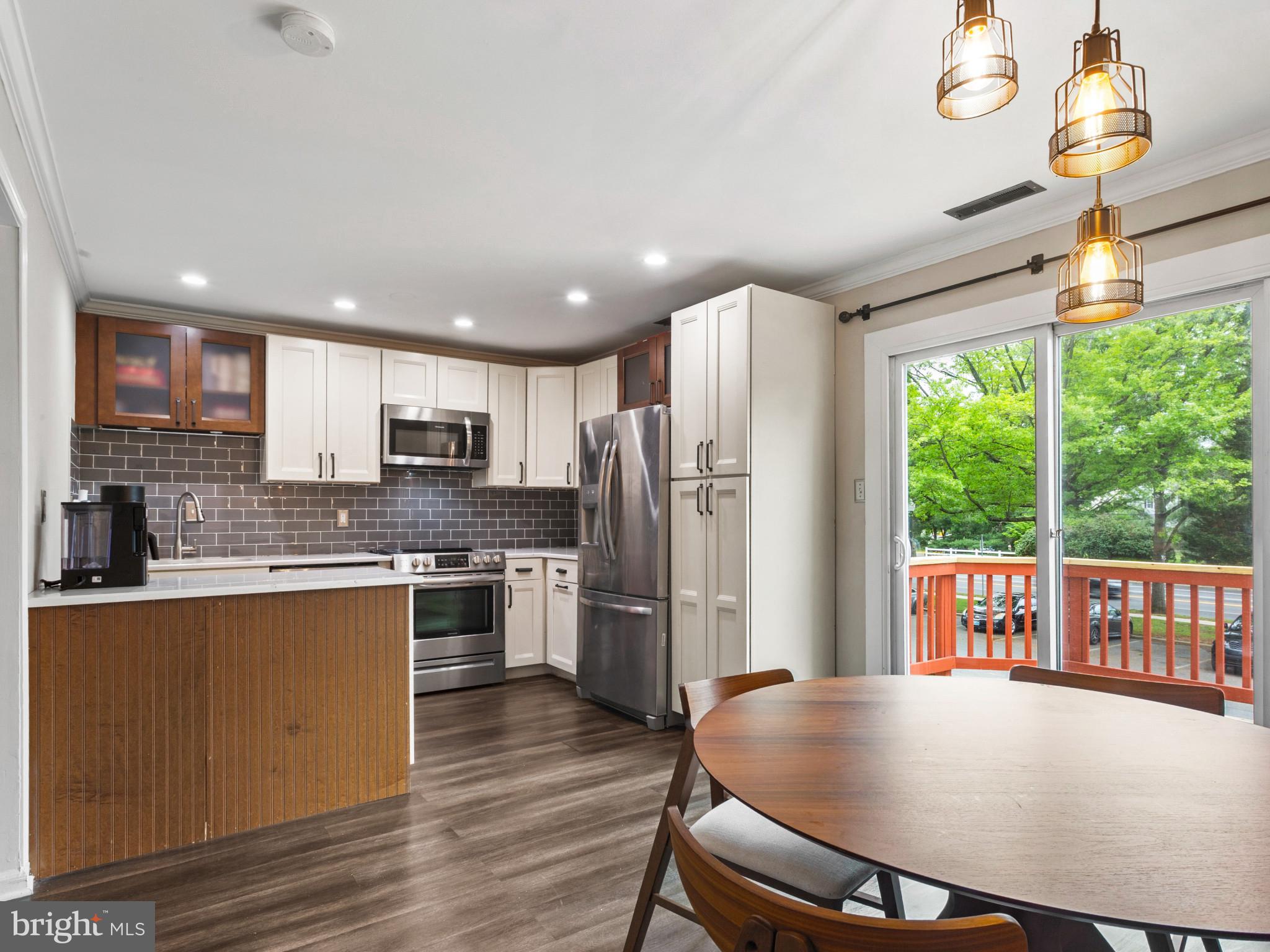 CROFTON MEWS CONDO - Residential
