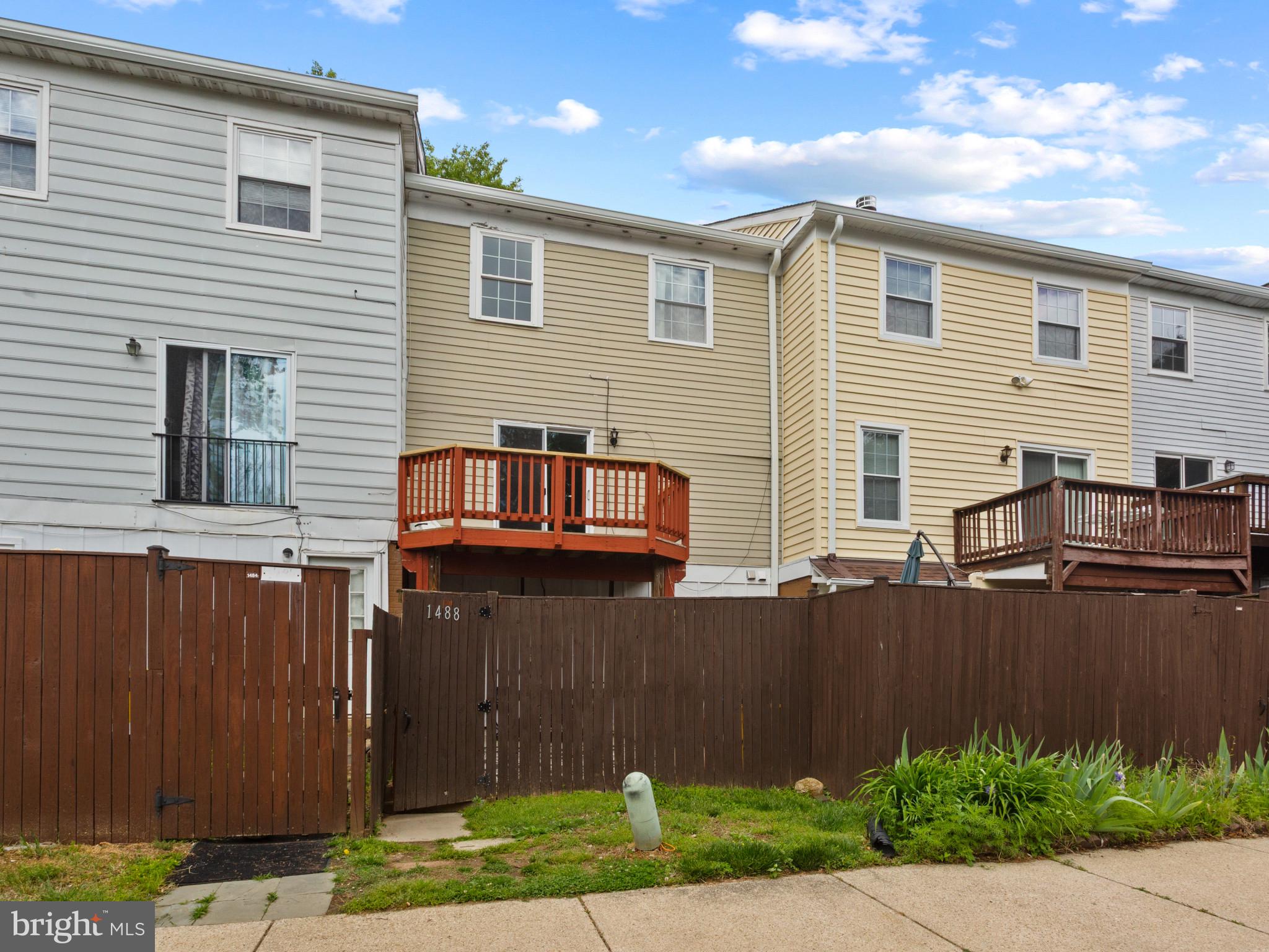 CROFTON MEWS CONDO - Residential