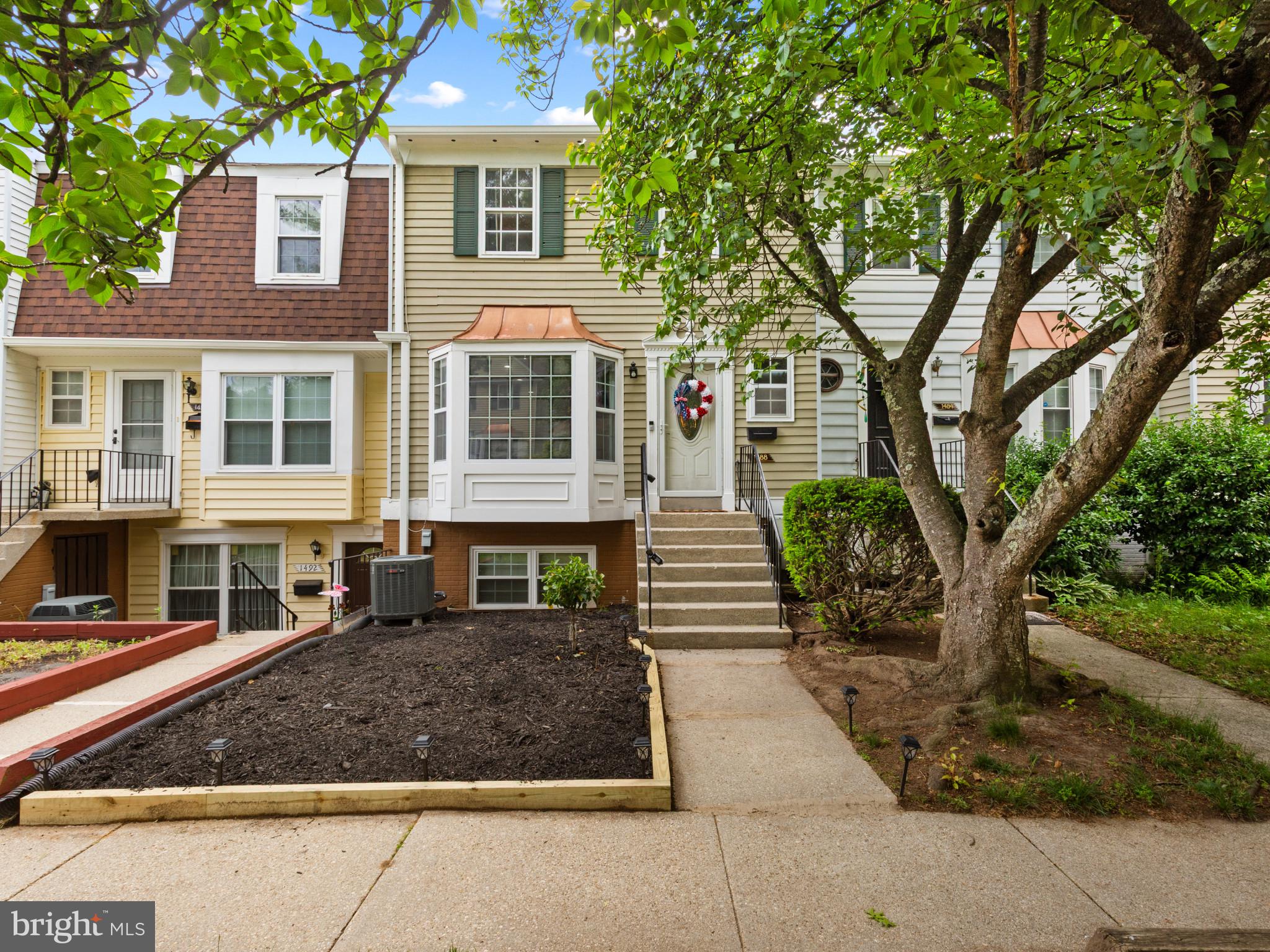 CROFTON MEWS CONDO - Residential
