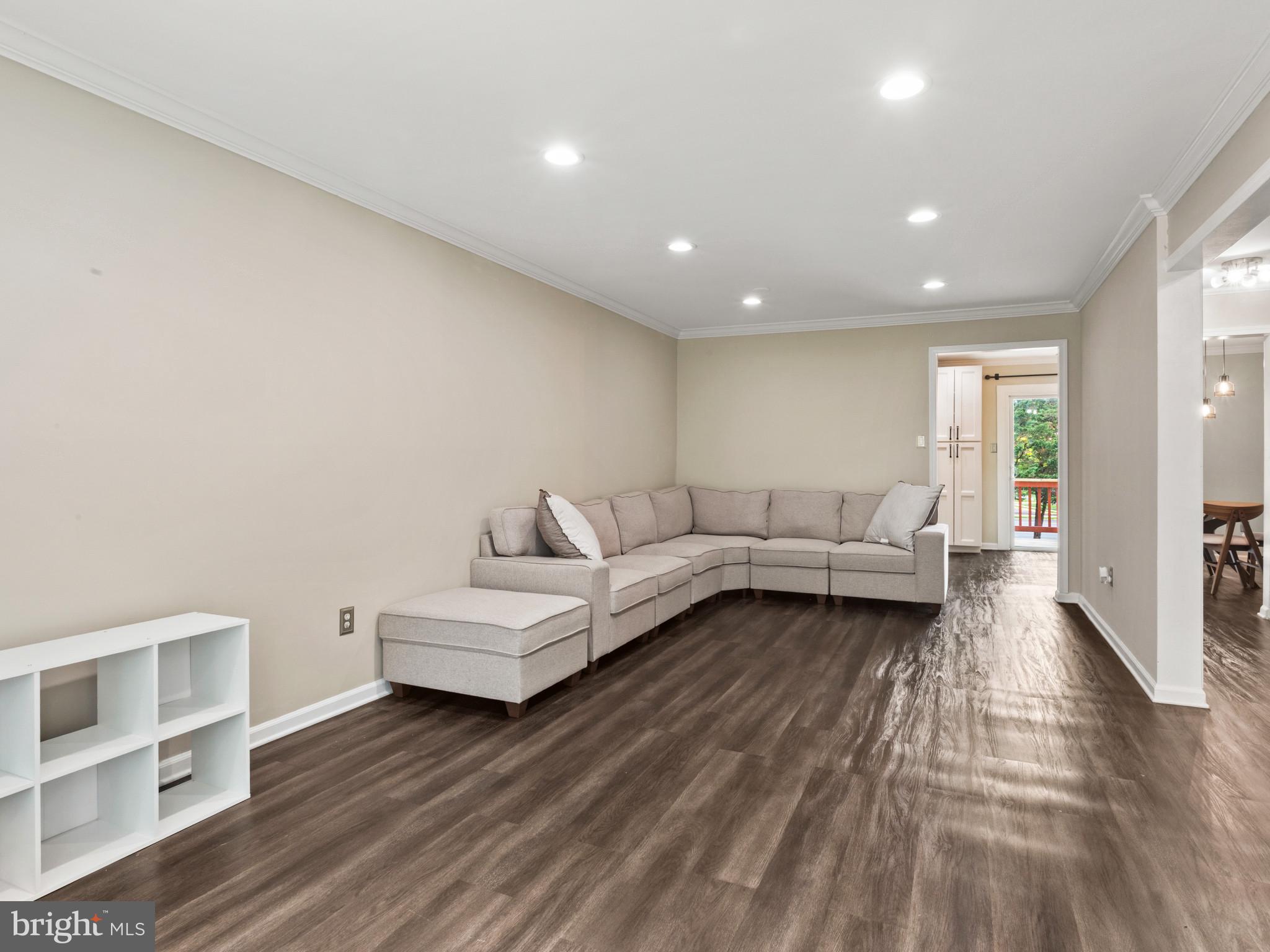 CROFTON MEWS CONDO - Residential