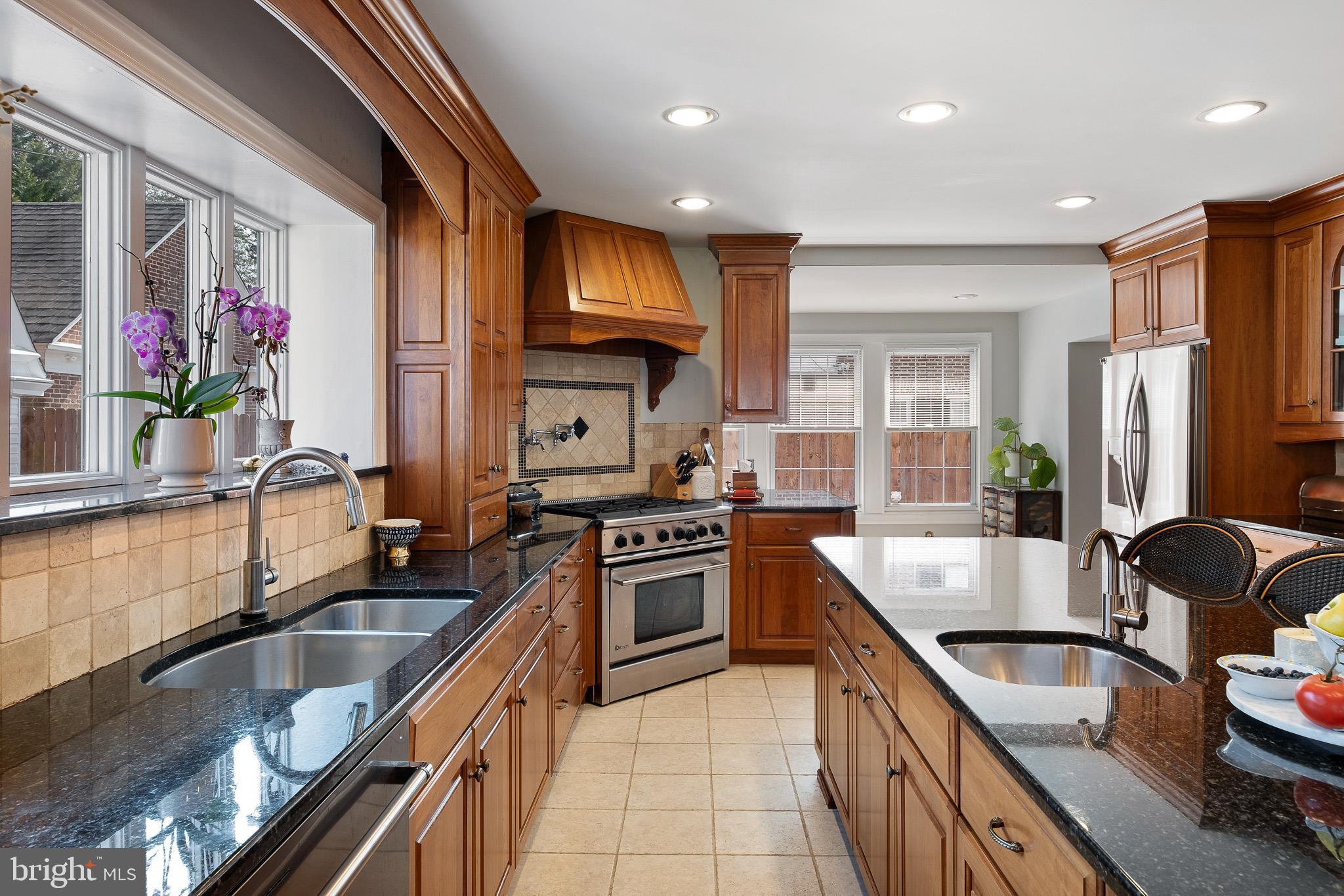 WAWASET PARK - Residential