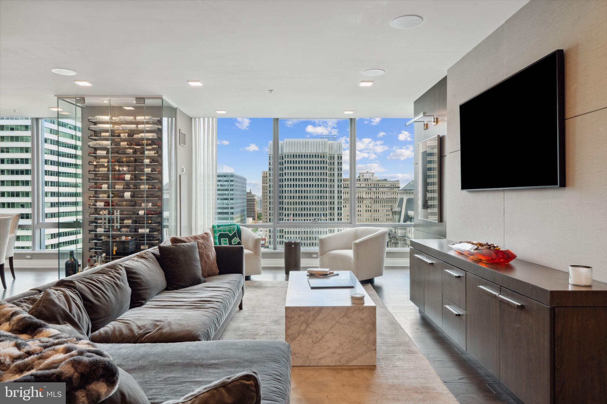 PENN SQUARE - Residential