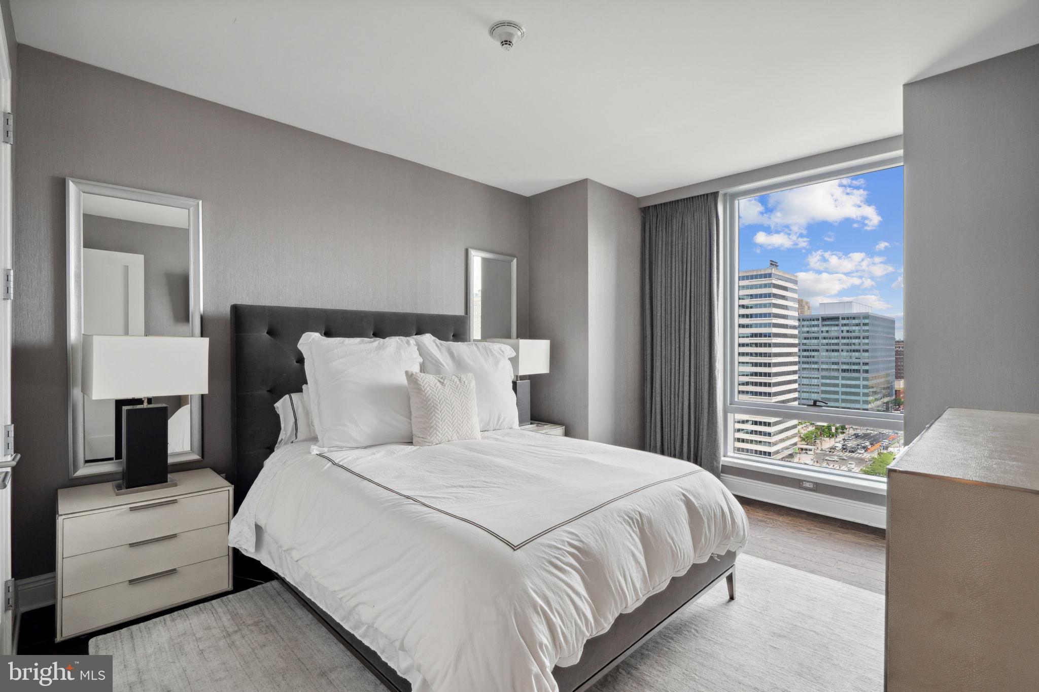 PENN SQUARE - Residential