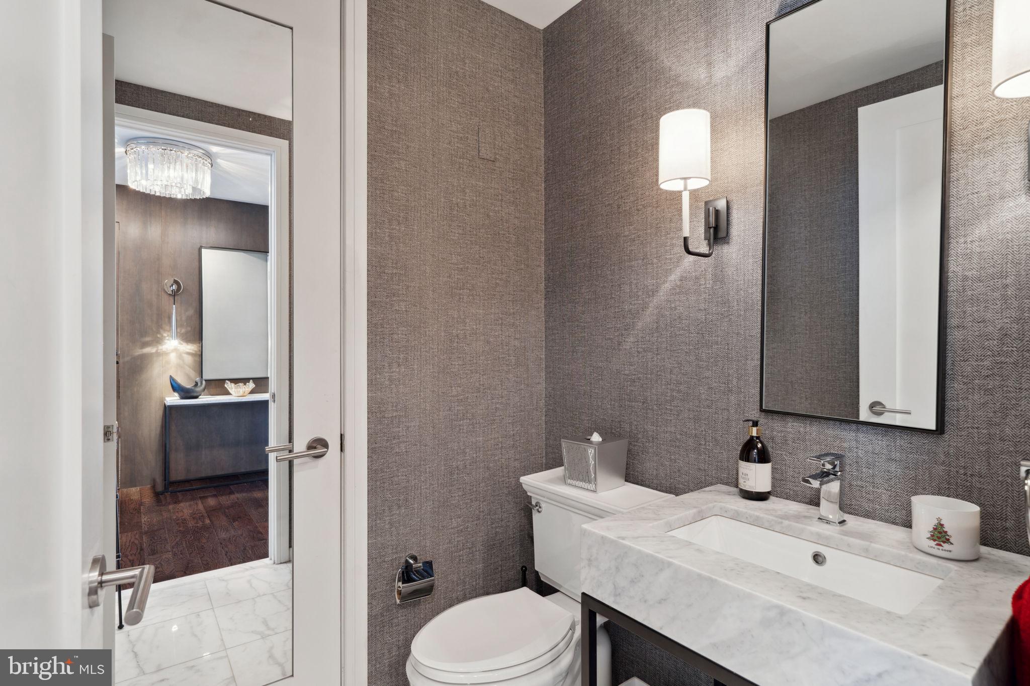 PENN SQUARE - Residential