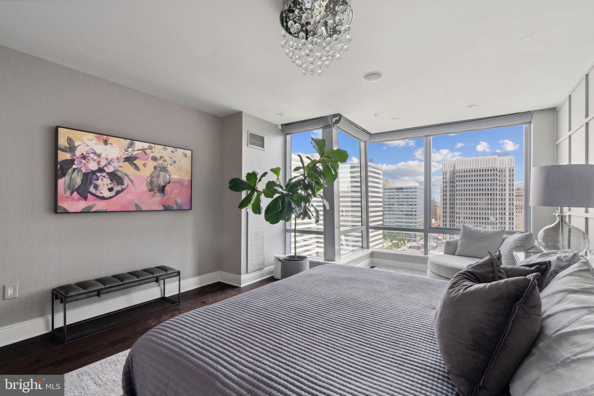 PENN SQUARE - Residential