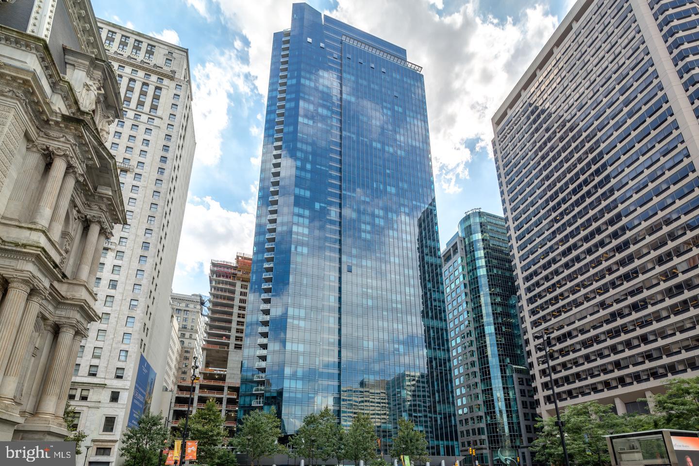 PENN SQUARE - Residential