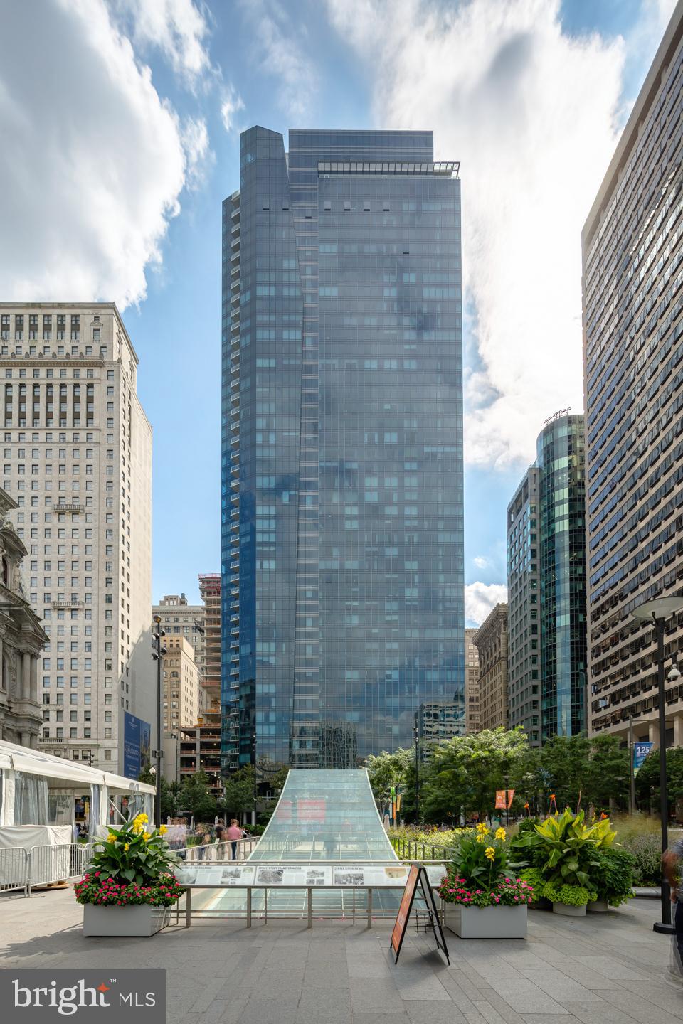 PENN SQUARE - Residential