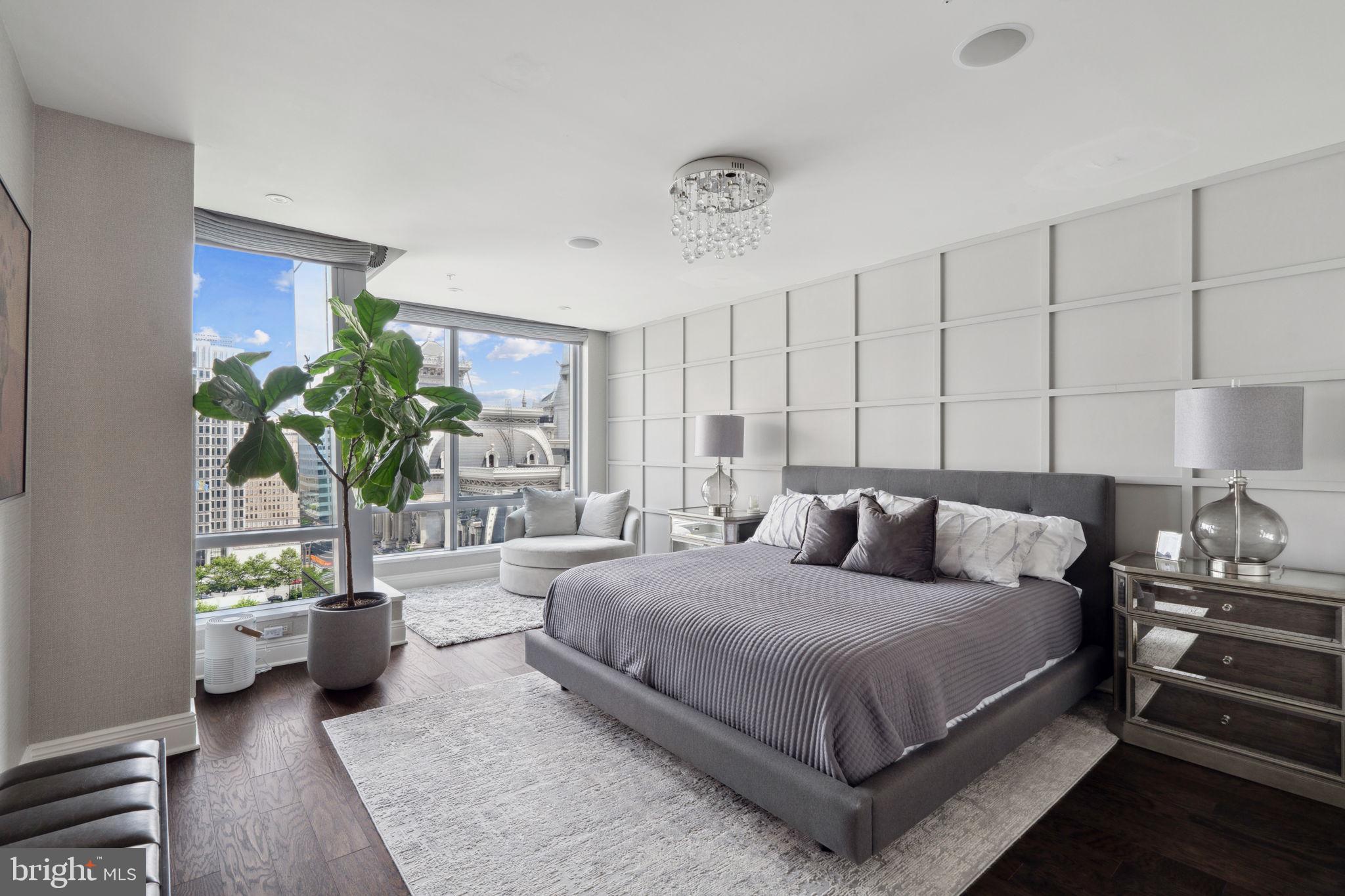 PENN SQUARE - Residential