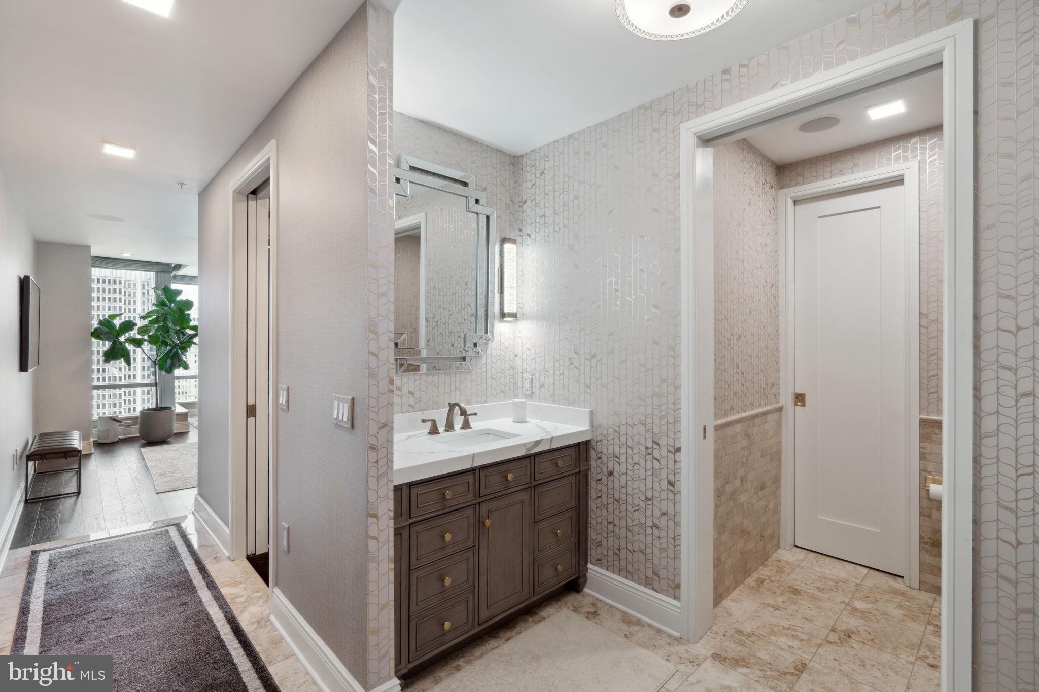 PENN SQUARE - Residential