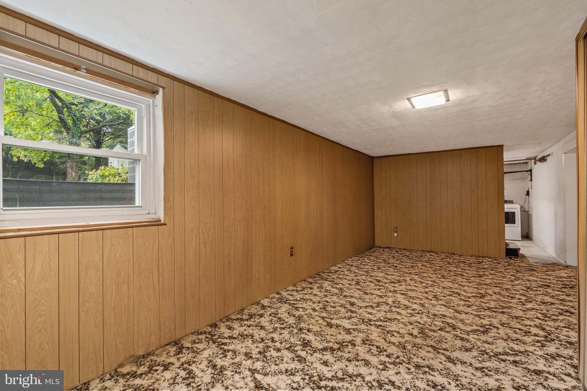 LEE CREST - Residential