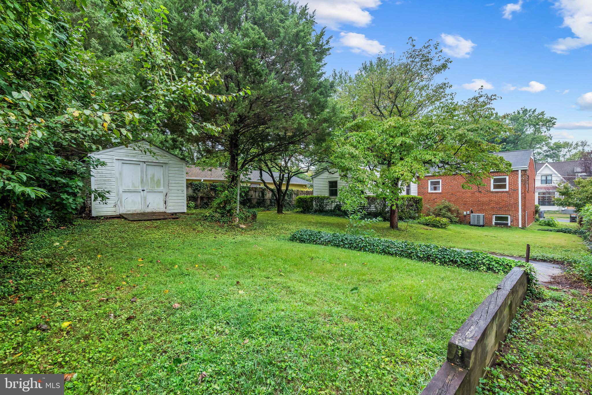 LEE CREST - Residential