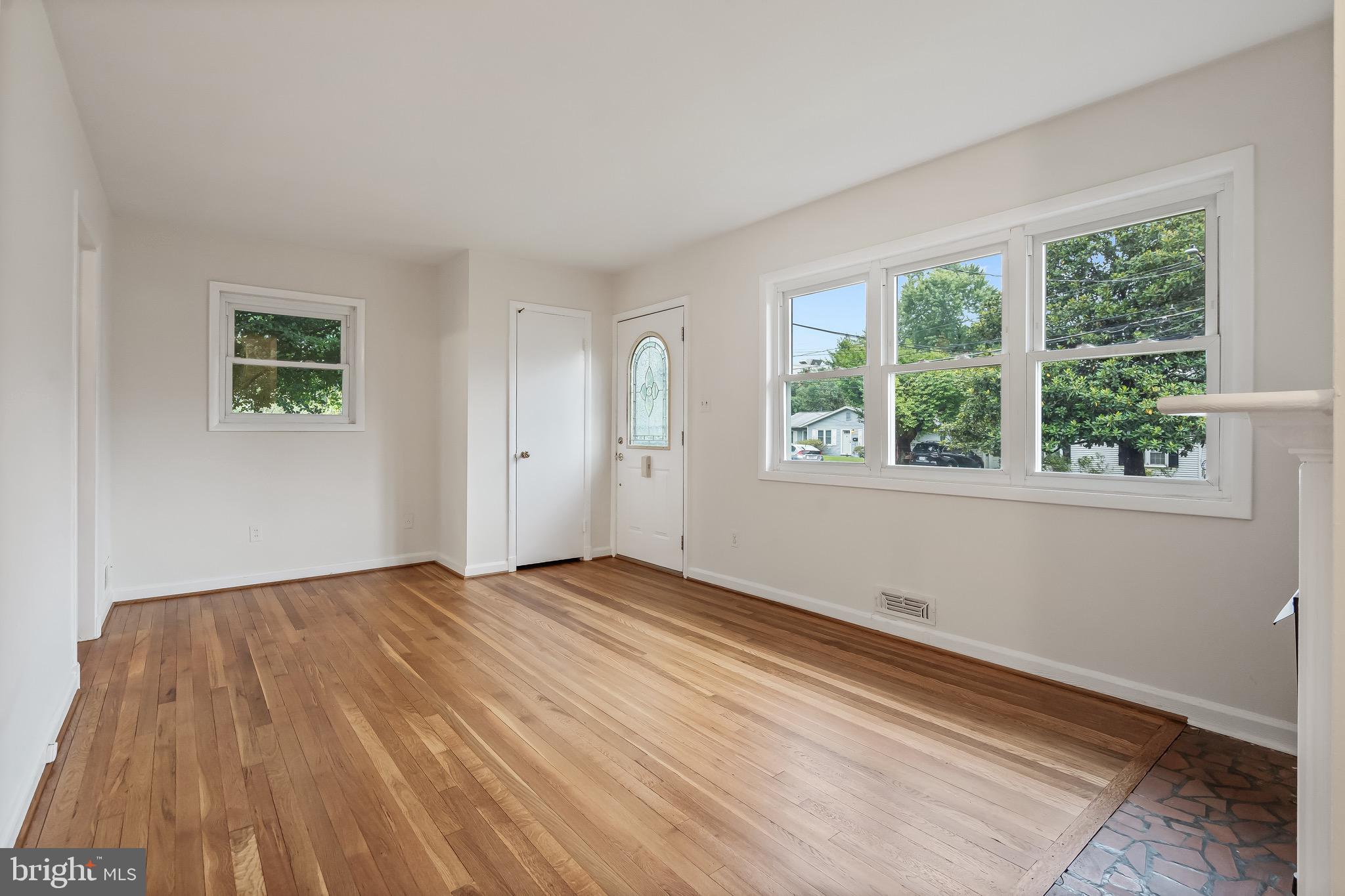 LEE CREST - Residential