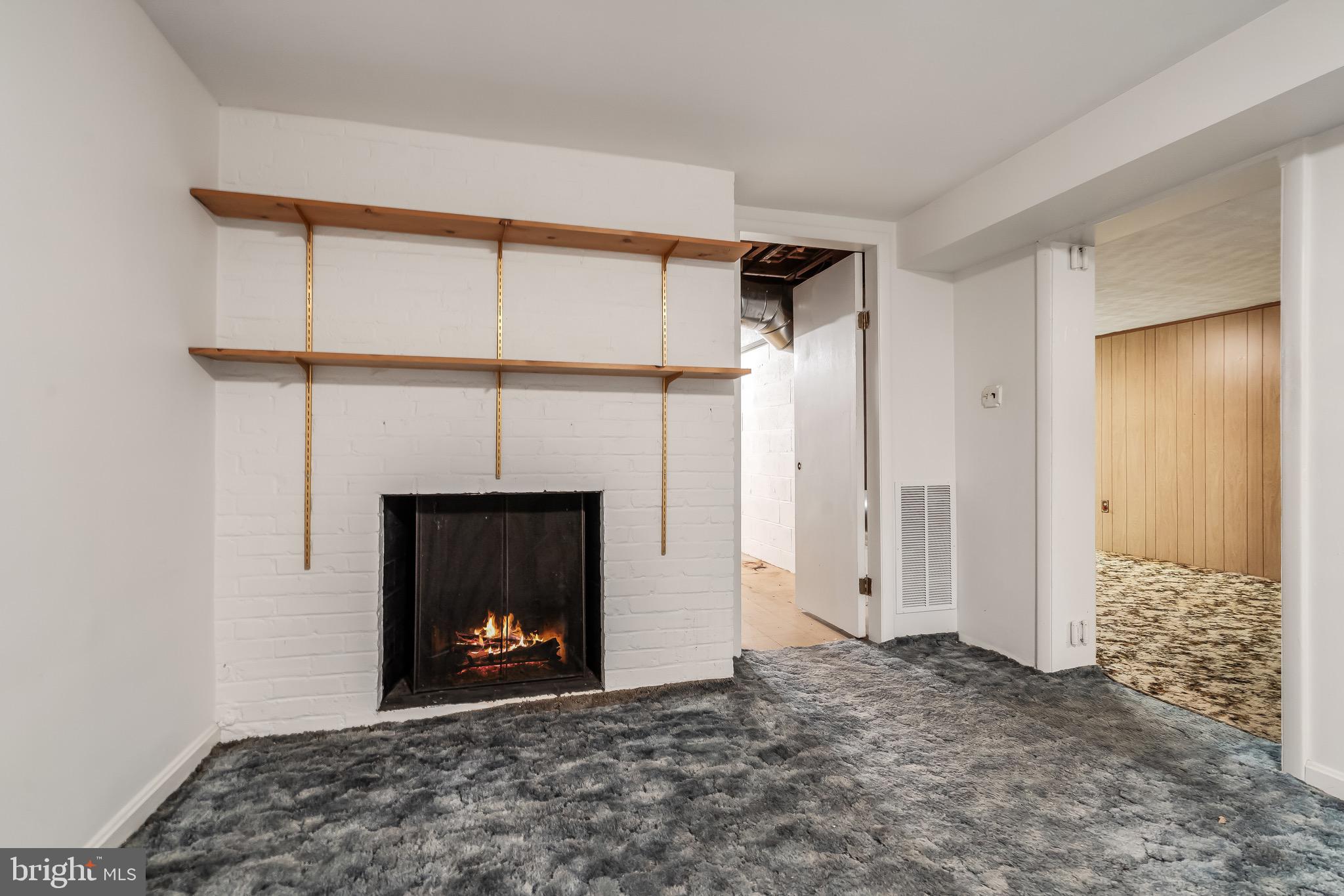 LEE CREST - Residential