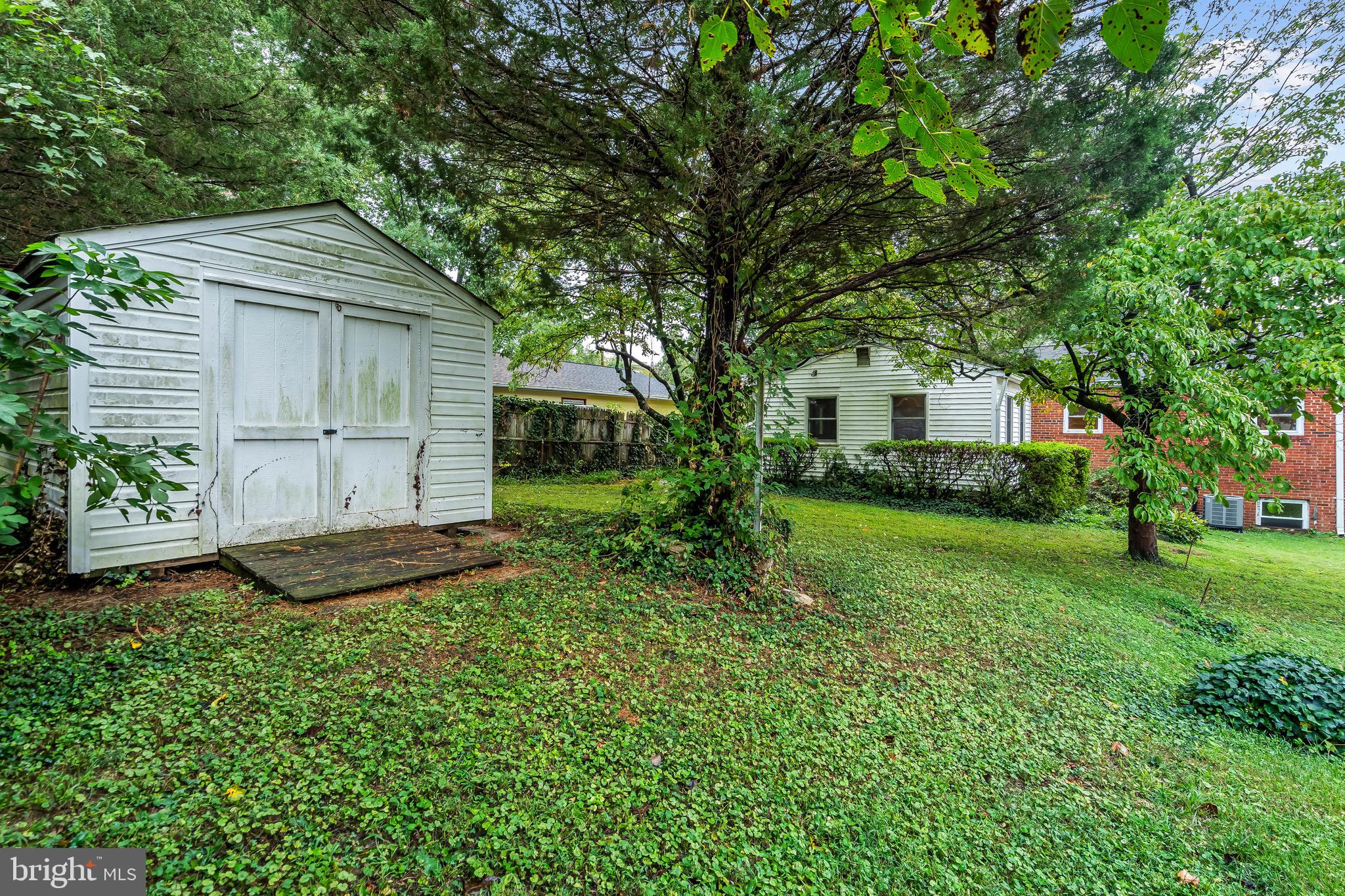 LEE CREST - Residential